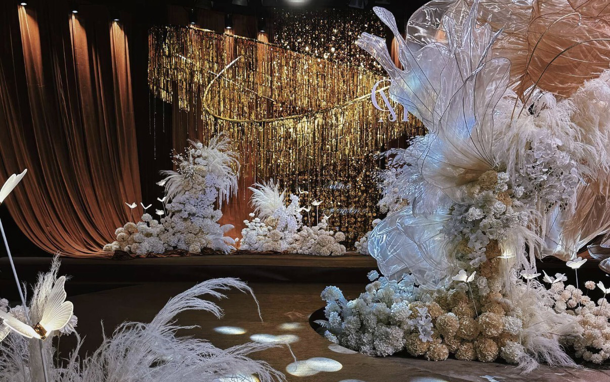 金咖色布幔亮片老錢風婚禮