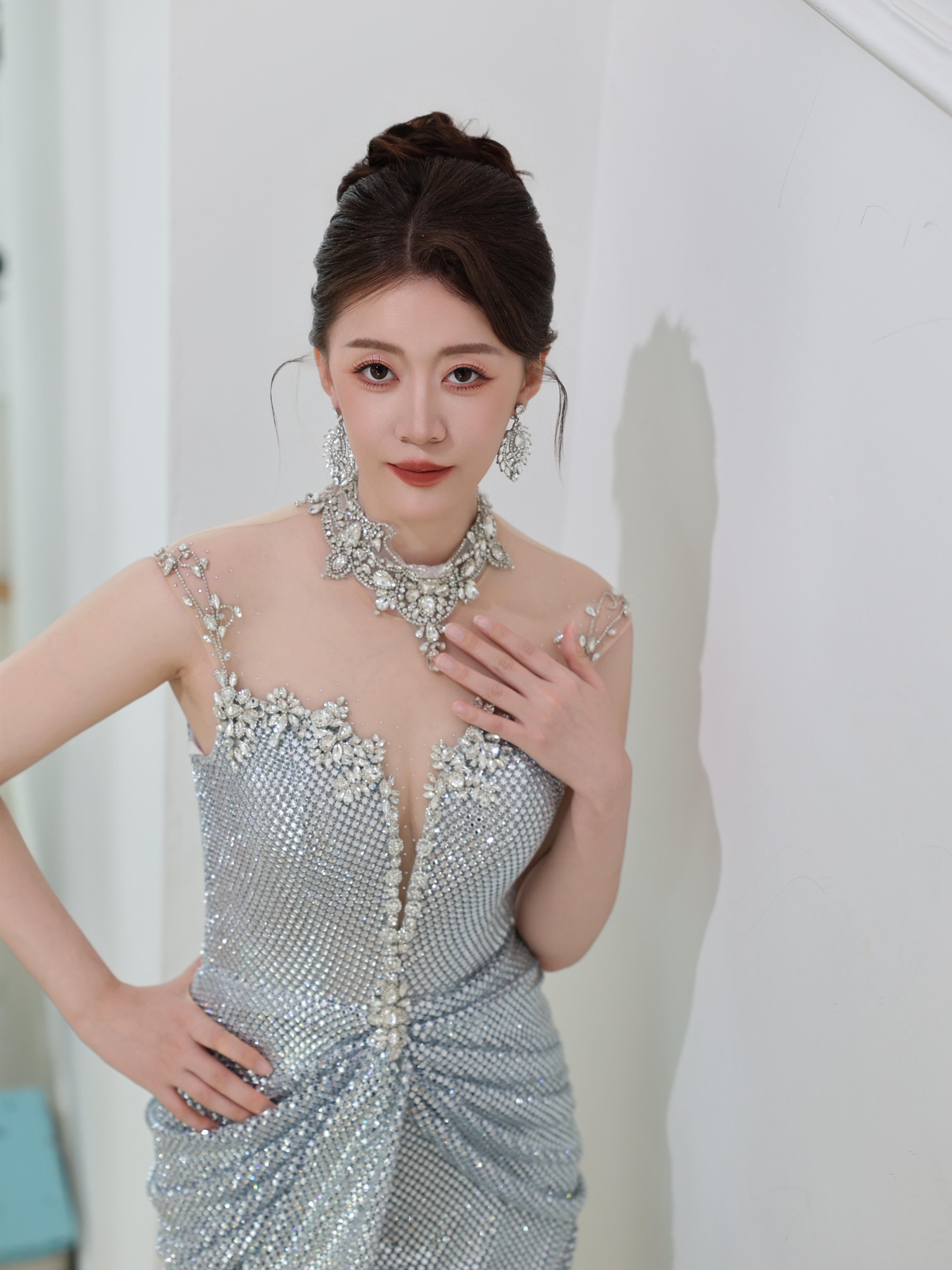 【白芷婚纱】贵气千金风敬酒造型