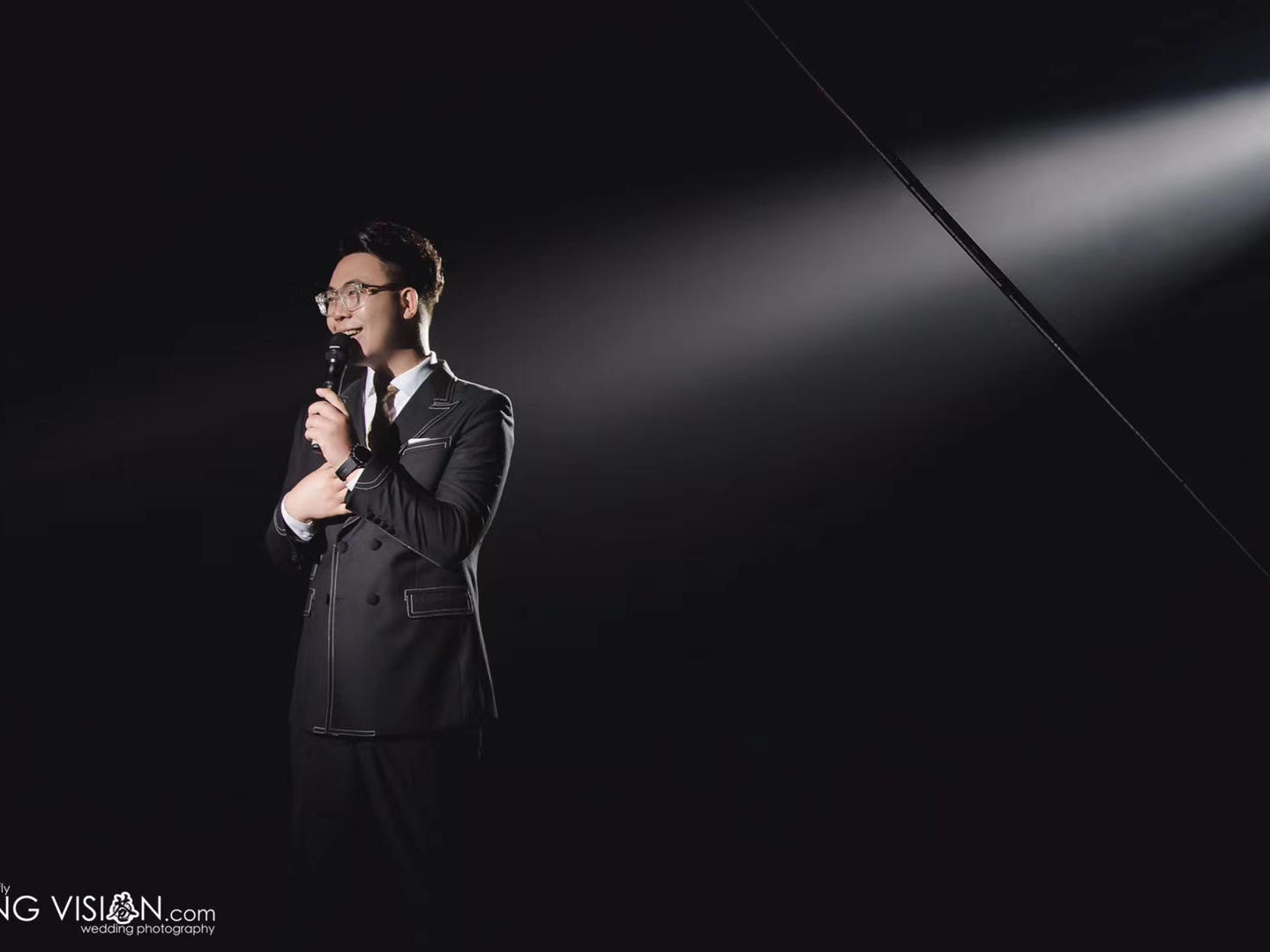 ELEVEN_俞超（有温度 / 不框架）