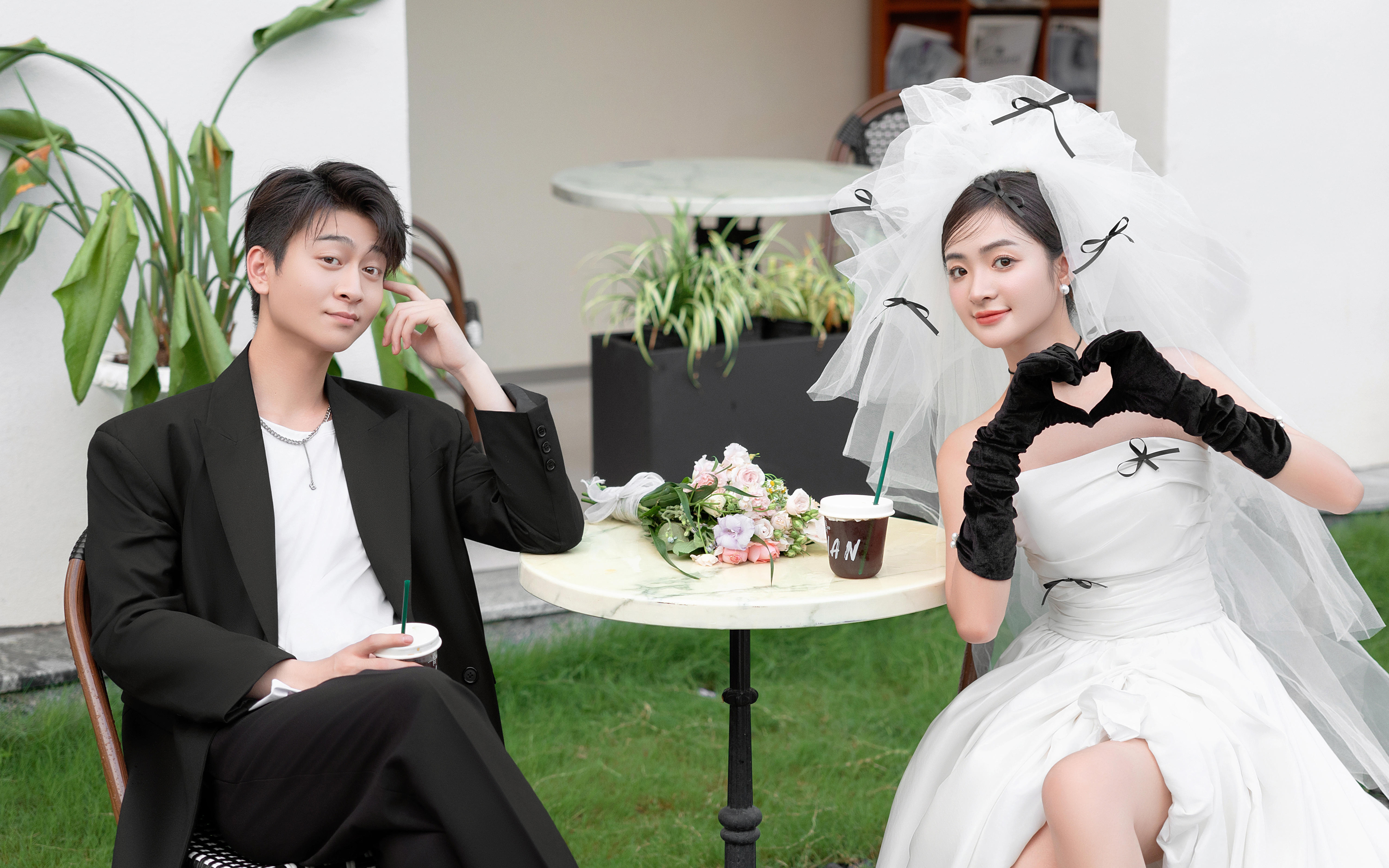 【施华洛艺格】街拍咖啡馆婚纱照