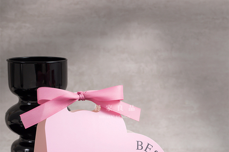 50個ins風愛心喜糖盒新款結(jié)婚高級感 內(nèi)盒尺寸（11*6.5*6.5）