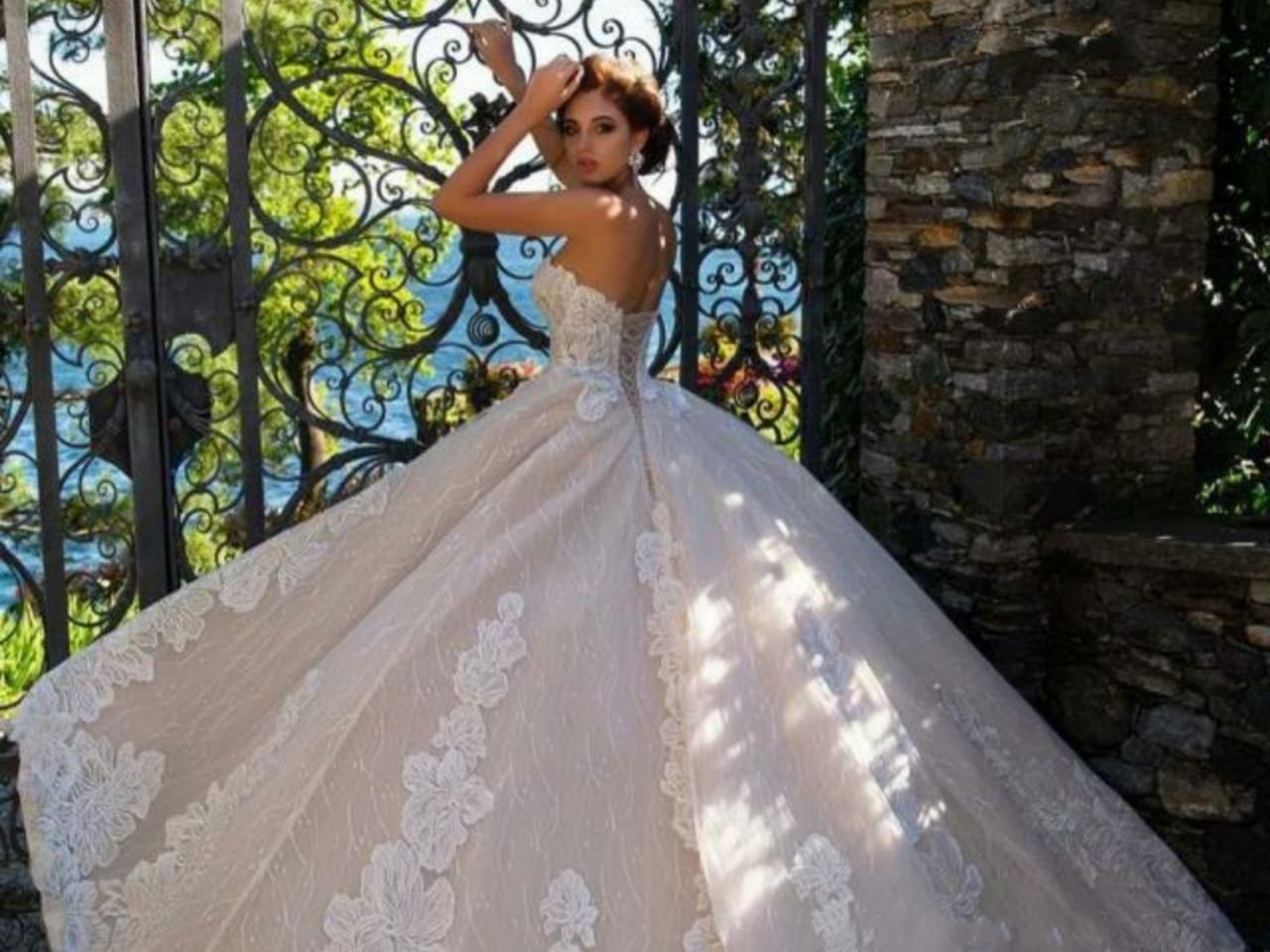 抹胸花瓣收腰拖尾仪式纱+秀禾服/敬酒服4件套租赁