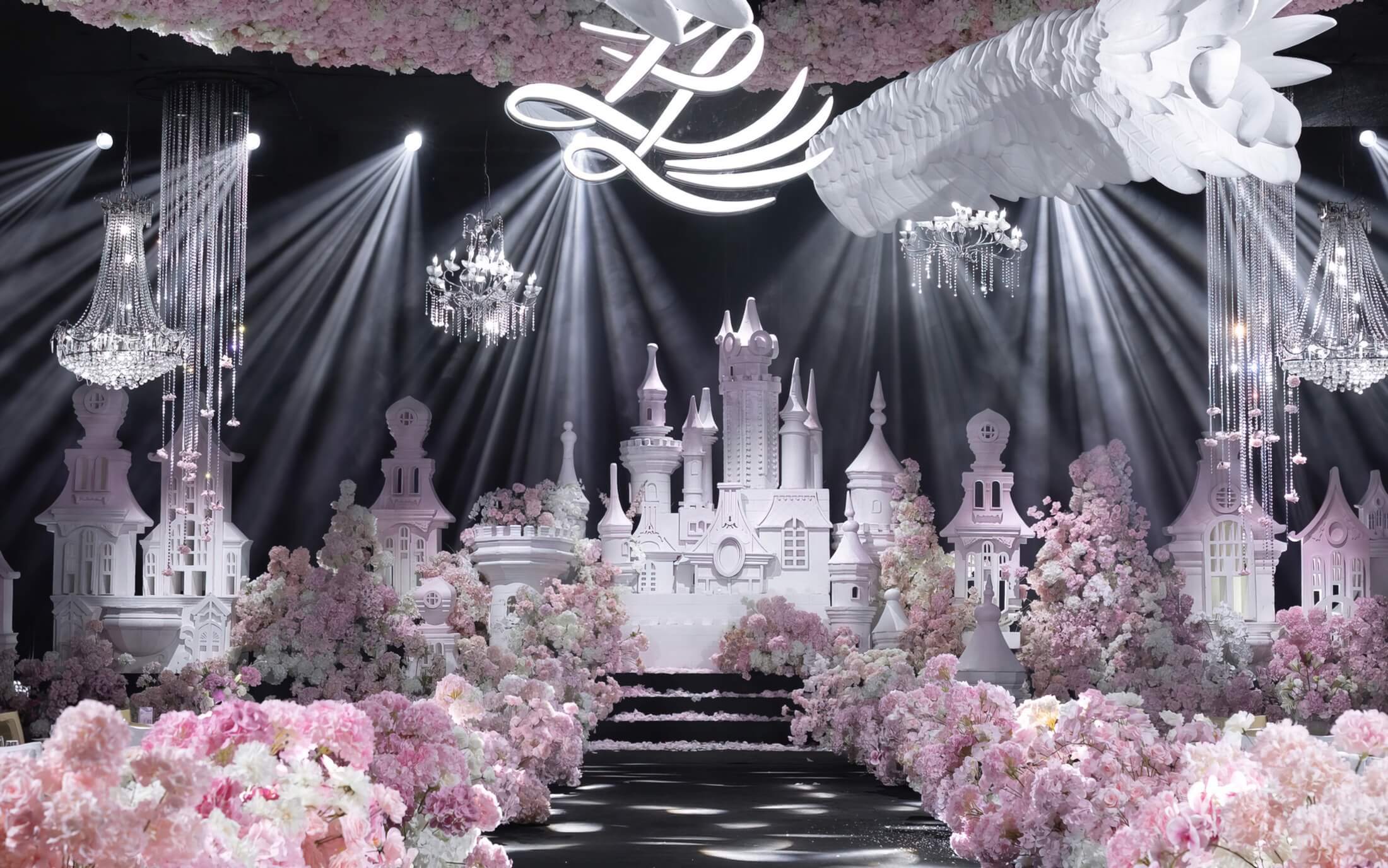 粉色系公主城堡浪漫婚礼