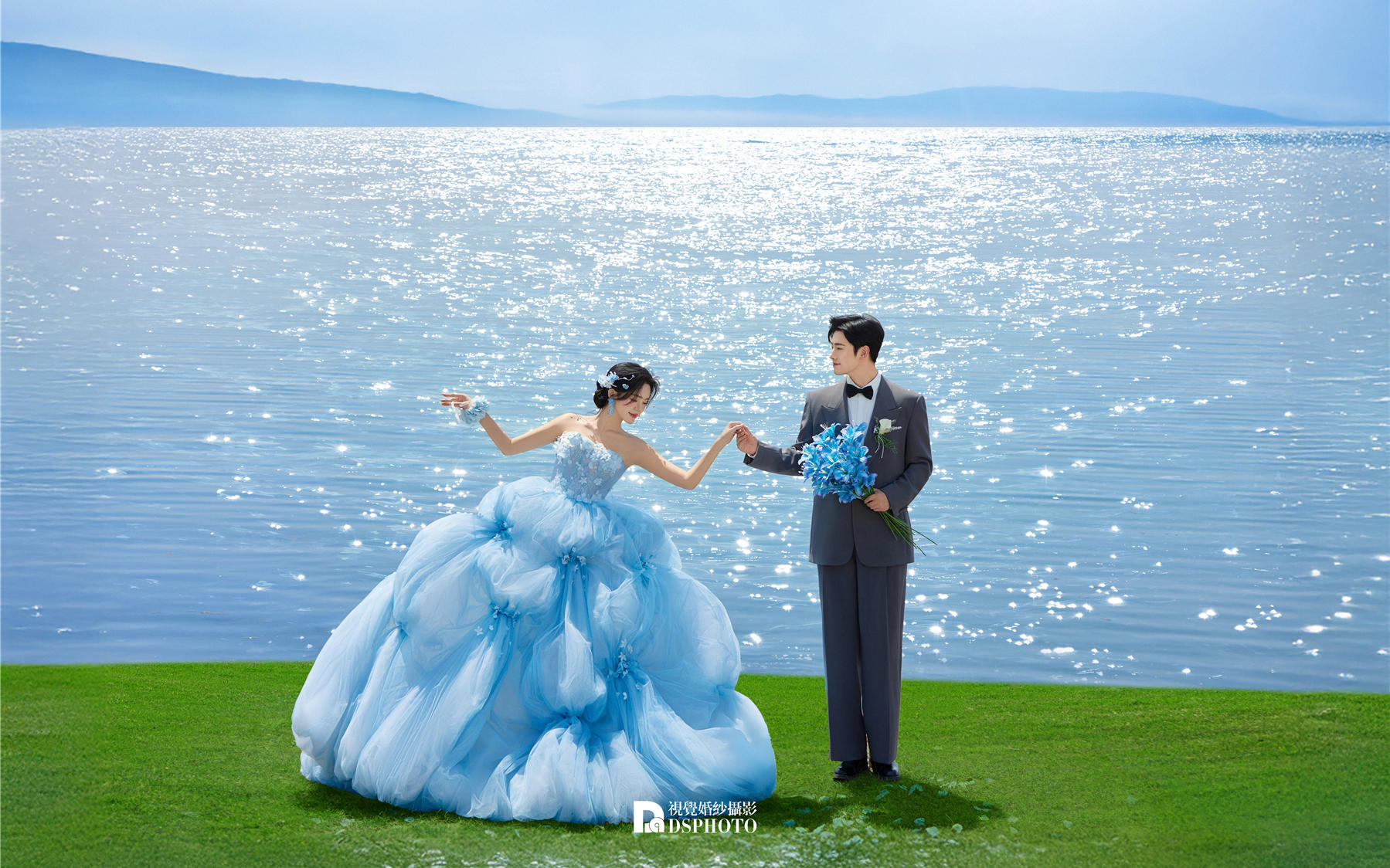 美到發(fā)光的湖畔藍(lán)紗婚紗照！仙到被問(wèn)瘋??