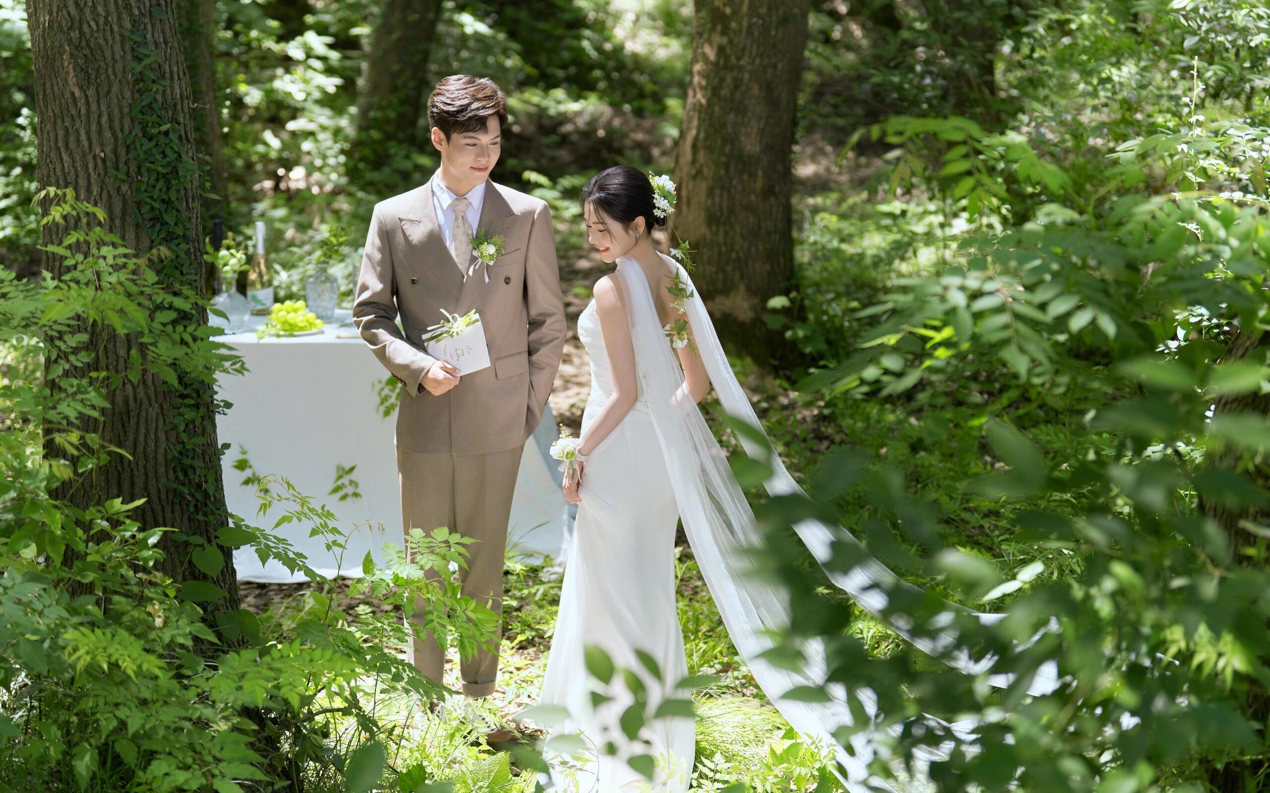 森林紀(jì)實(shí)婚紗照，氛圍感拉滿丨宜春婚紗照