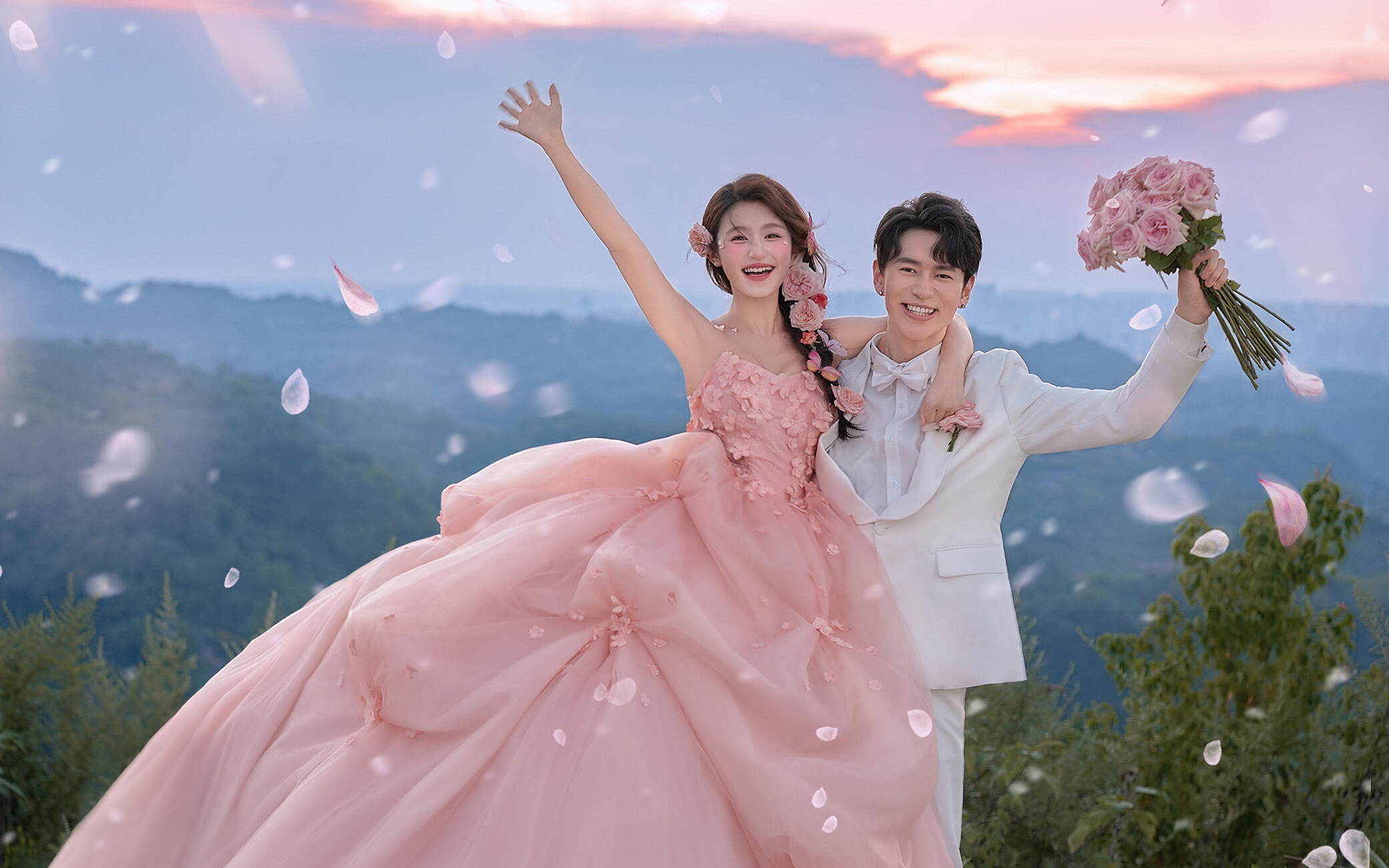花神降临｜怦然心动的山景氛围感婚纱照