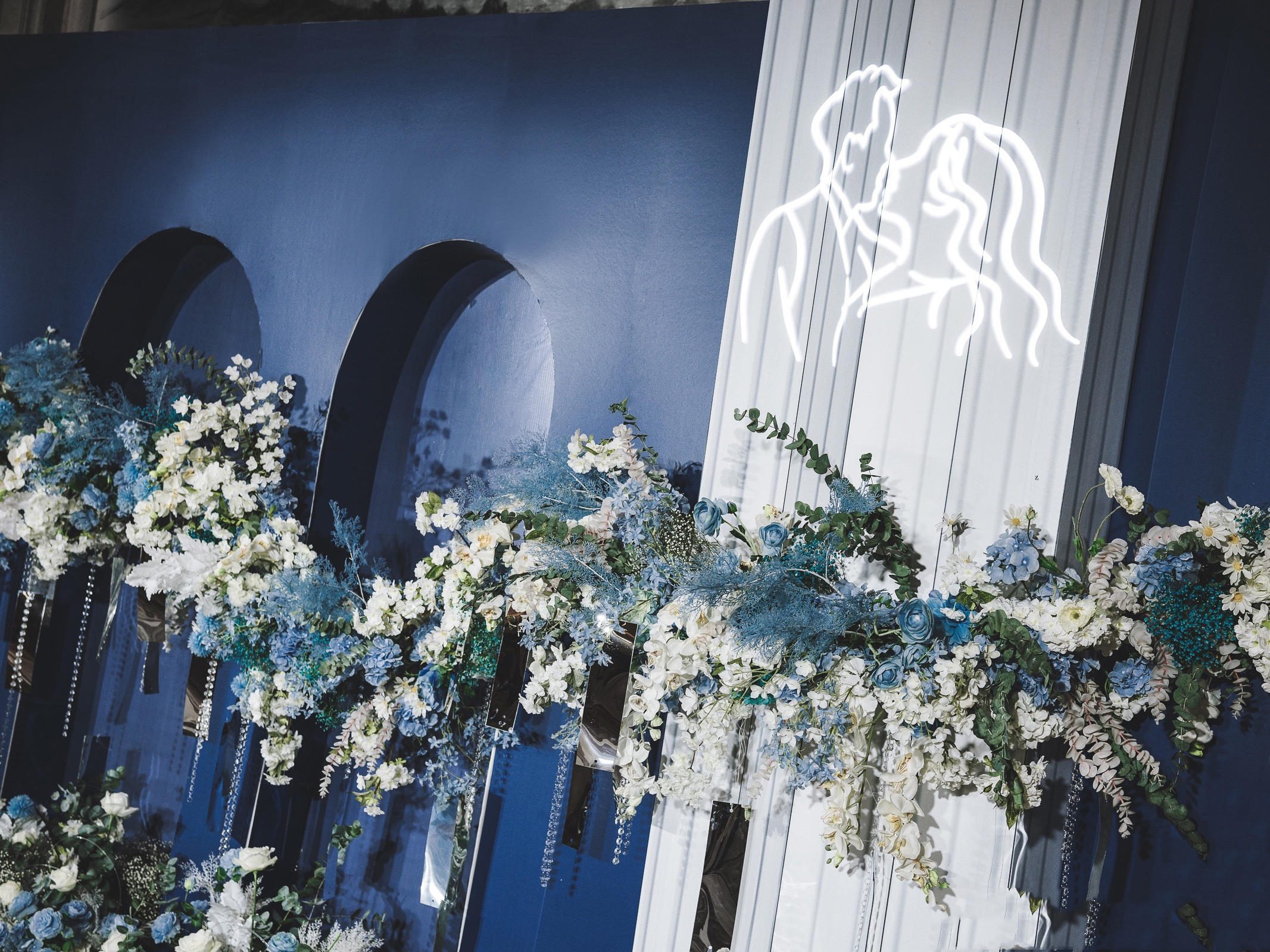 LOKE洛克婚礼——2020时尚静谧蓝婚礼