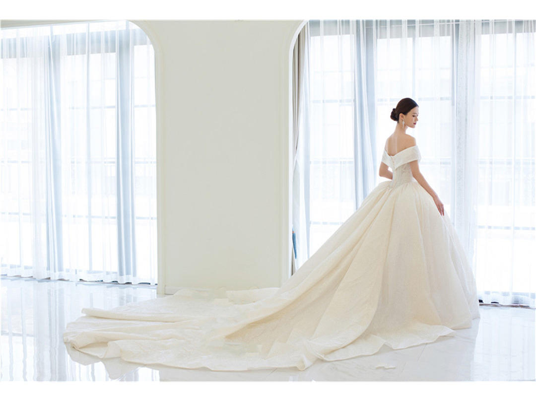 薇拉 超值特惠经典婚纱套系