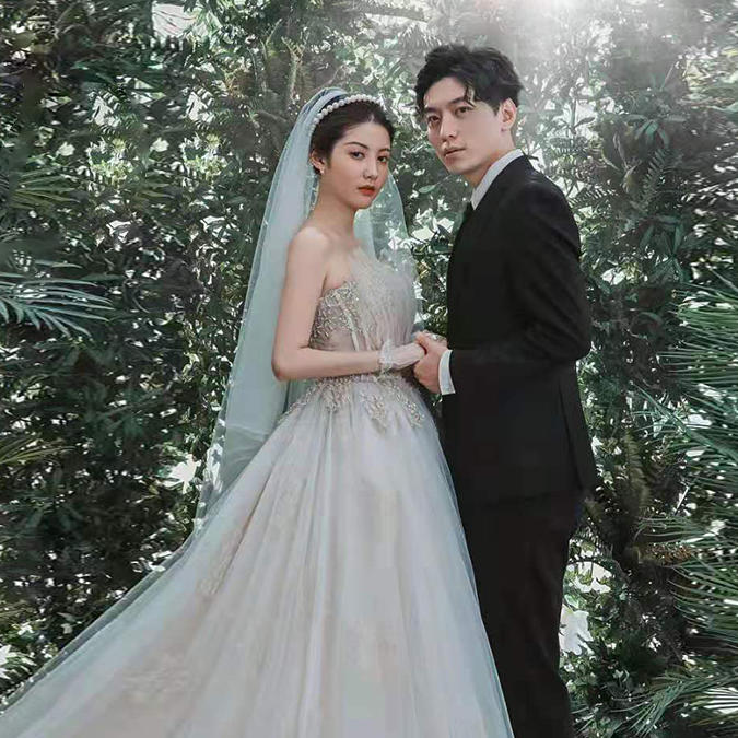 TURAG STUDIO l 图拉格摄影逆光花墙