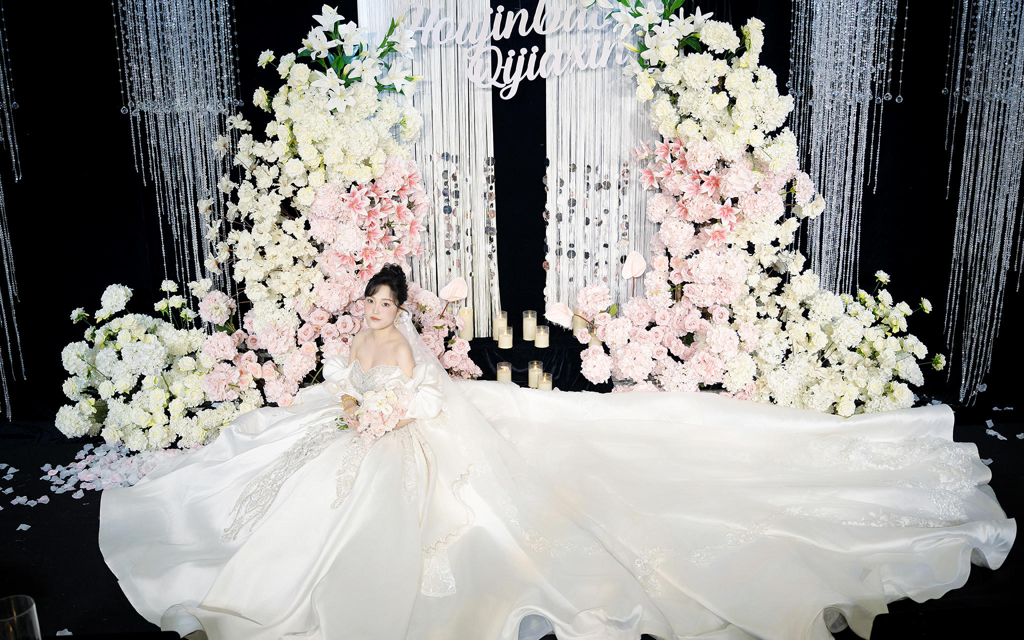 粉白配色轻盈雅致，预算友好之选