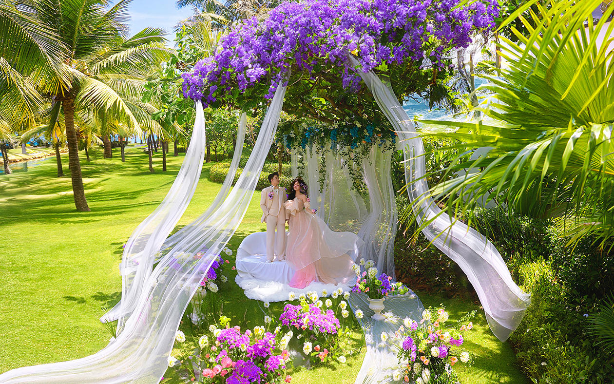 三亚客片·浪漫蔓延丨夏日限定花海森系婚纱照