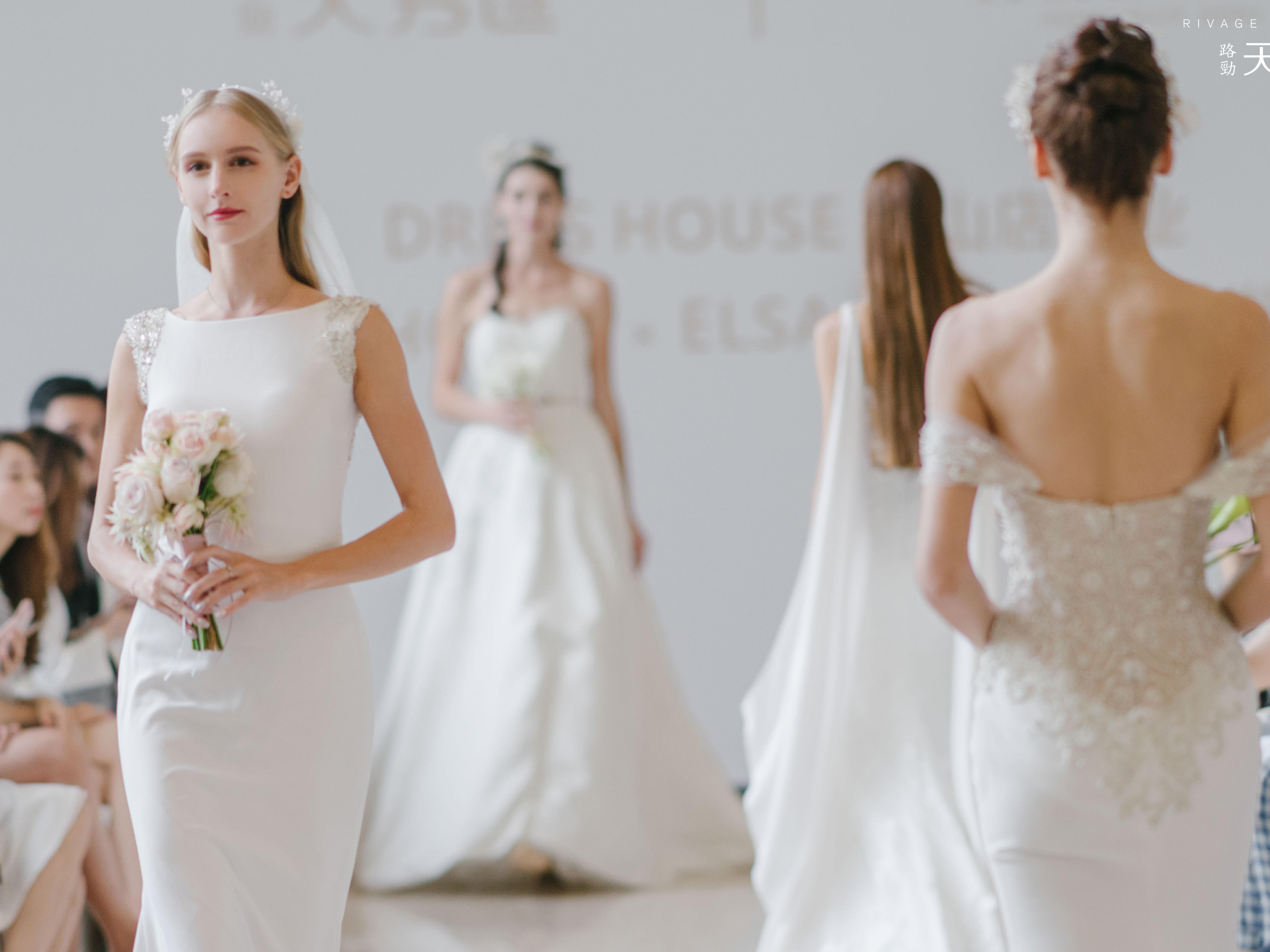 【经典精选】婚礼四件套租赁 婚纱礼服中式妈妈装