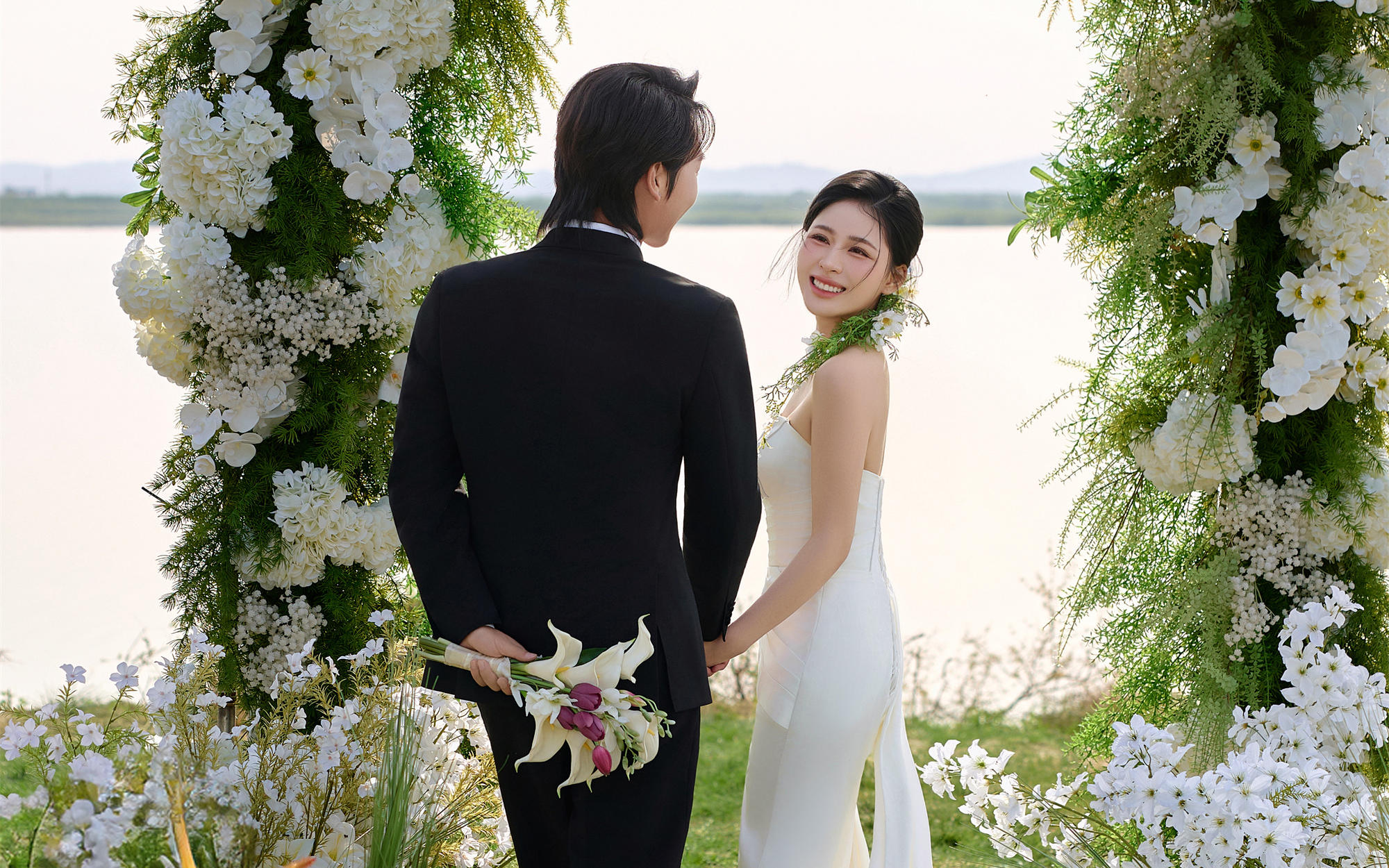 将森系婚礼现场搬进婚纱照💒也太绝了吧❗️