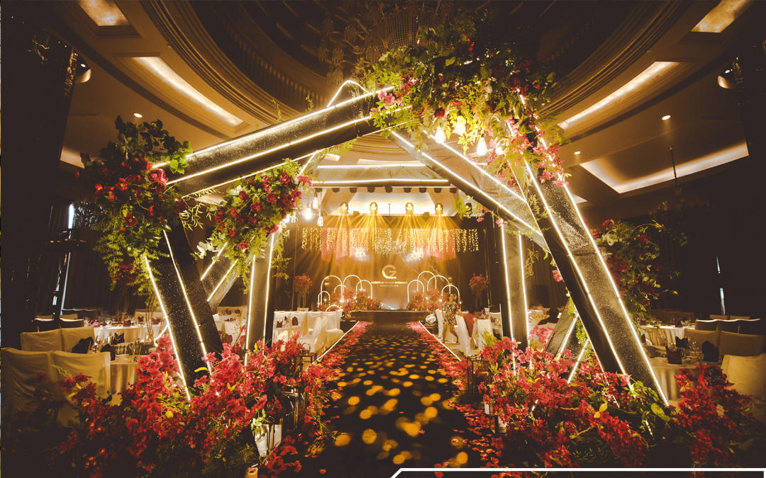 巧手绽花韵市民体验海派插花的乐趣德信娱乐