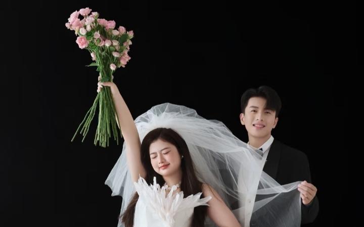 微胖女孩儿的室内主纱