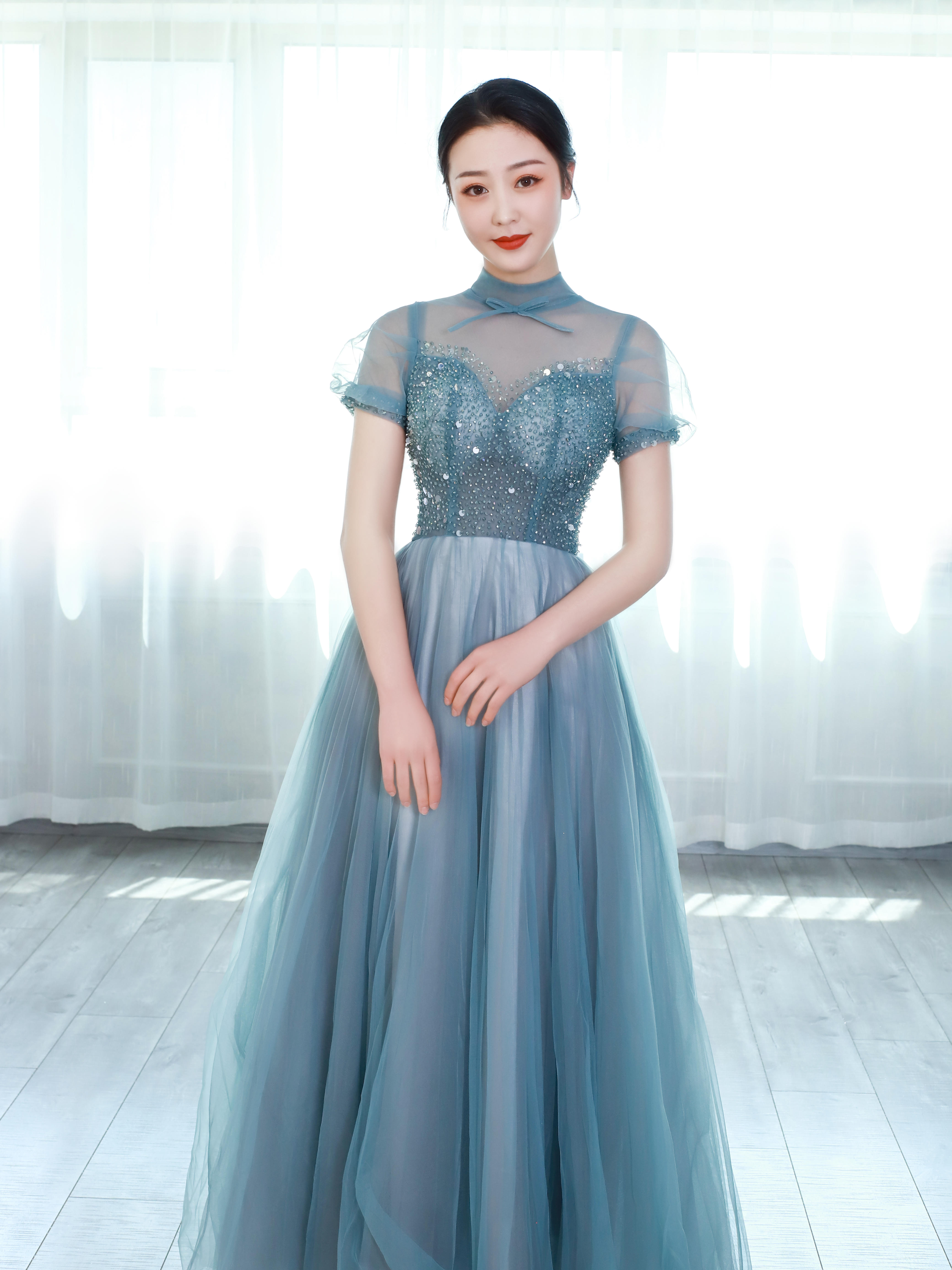 【Wendy•年会超值租赁】礼服加妆面造型
