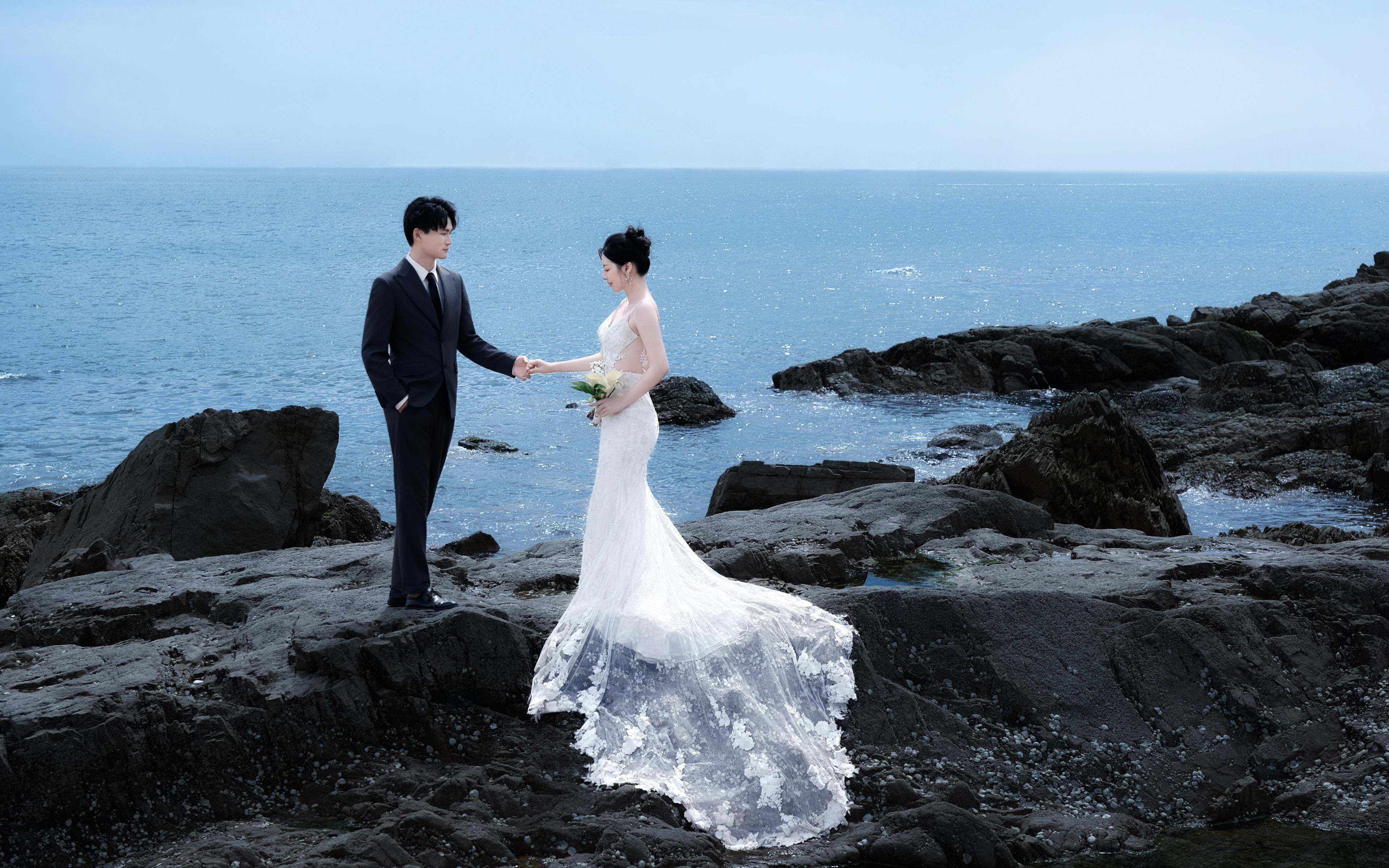 丁应武夫妇/海边礁石系列