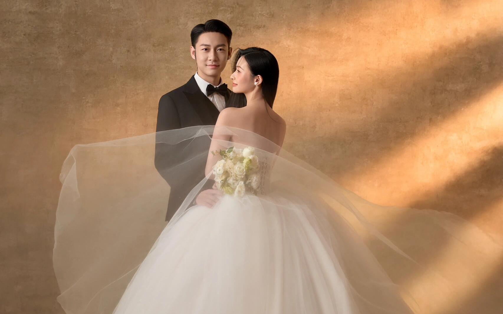 【施華洛/羅門婚紗】關(guān)于愛情