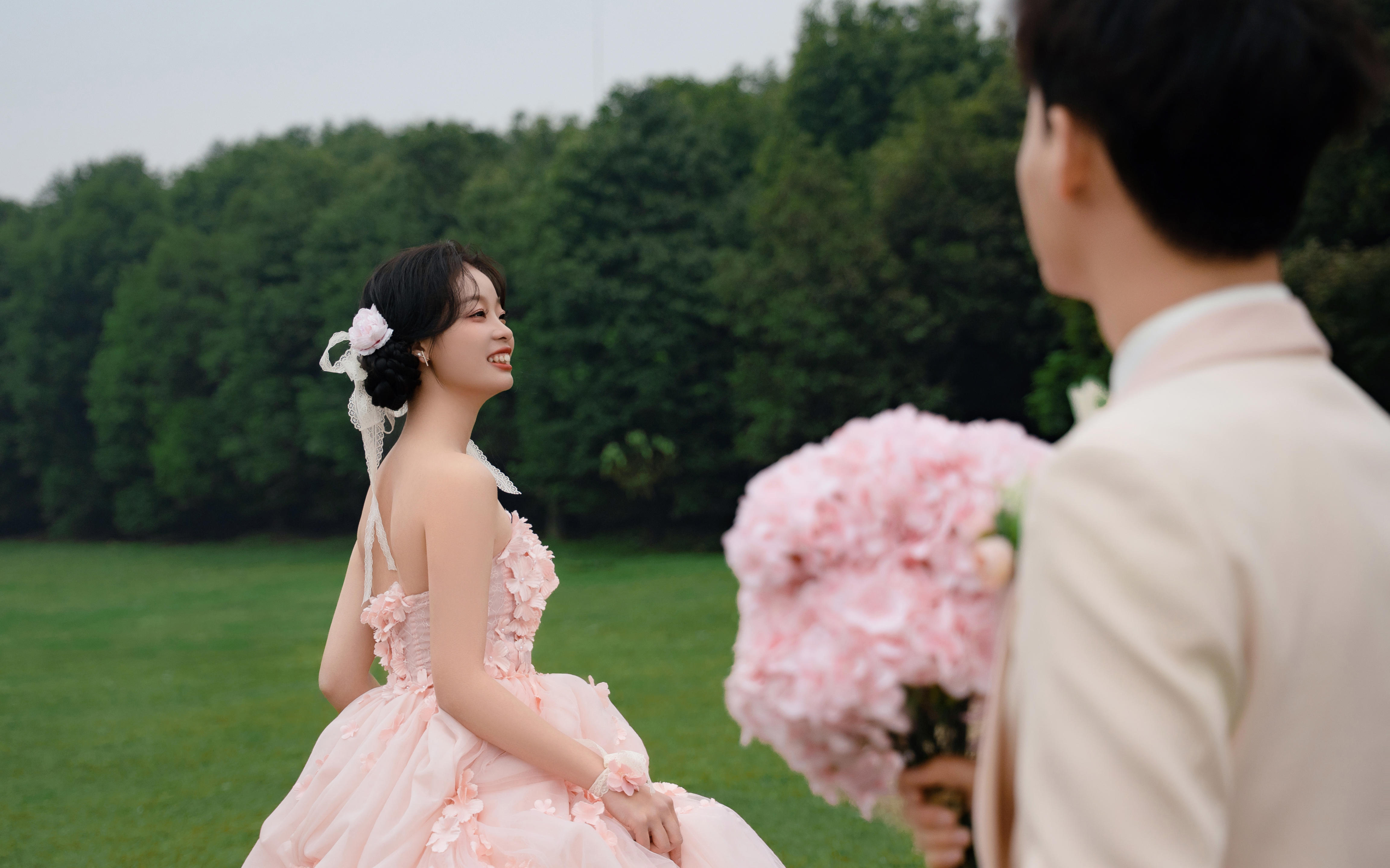 充满爱意的婚纱照