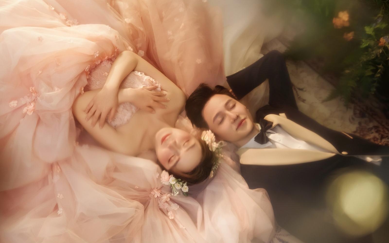 巨仙巨美的粉色婚纱照💐邂逅浪漫花园💫