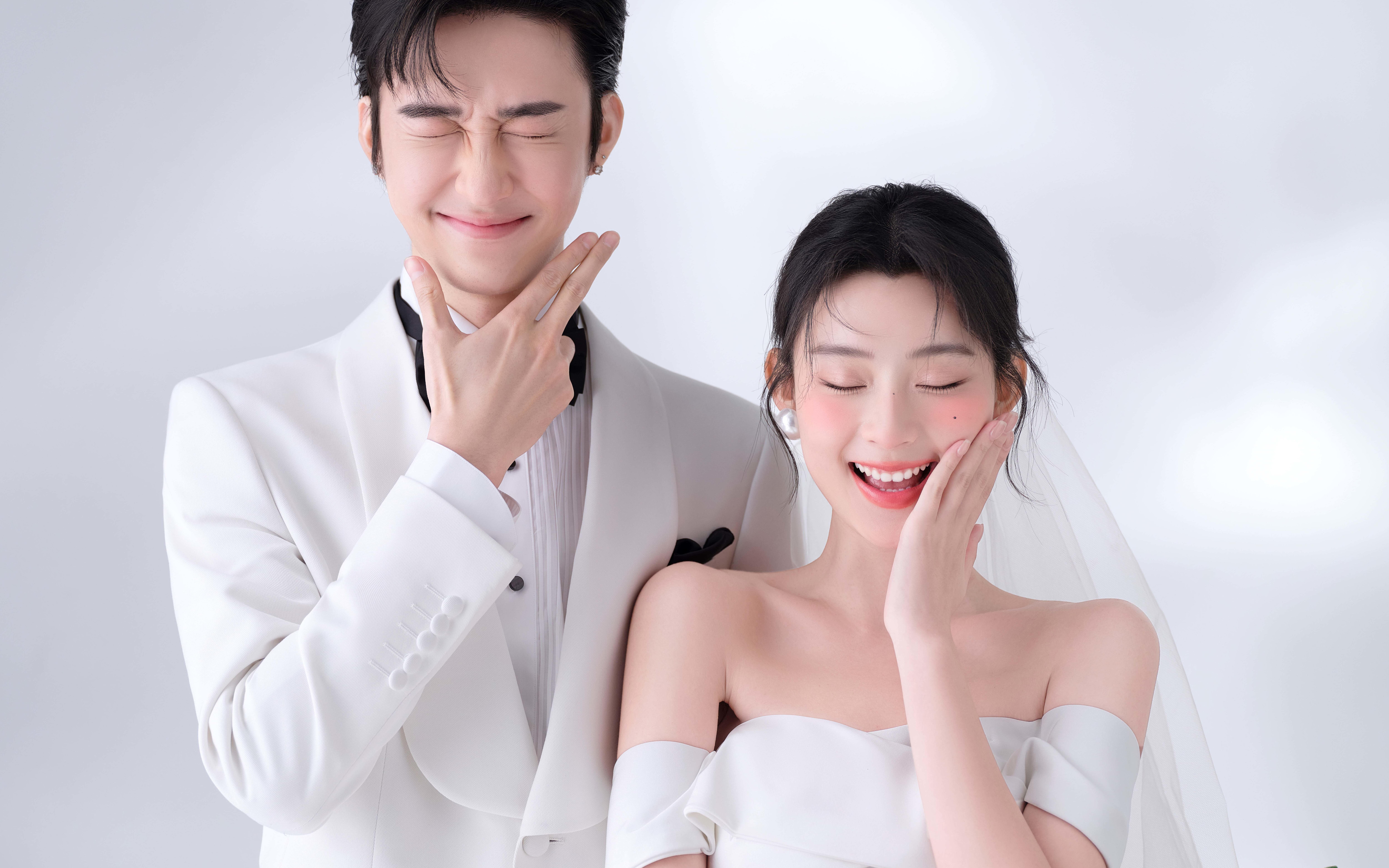 反复心动 爱惨了我的氛围感极简光影婚纱照