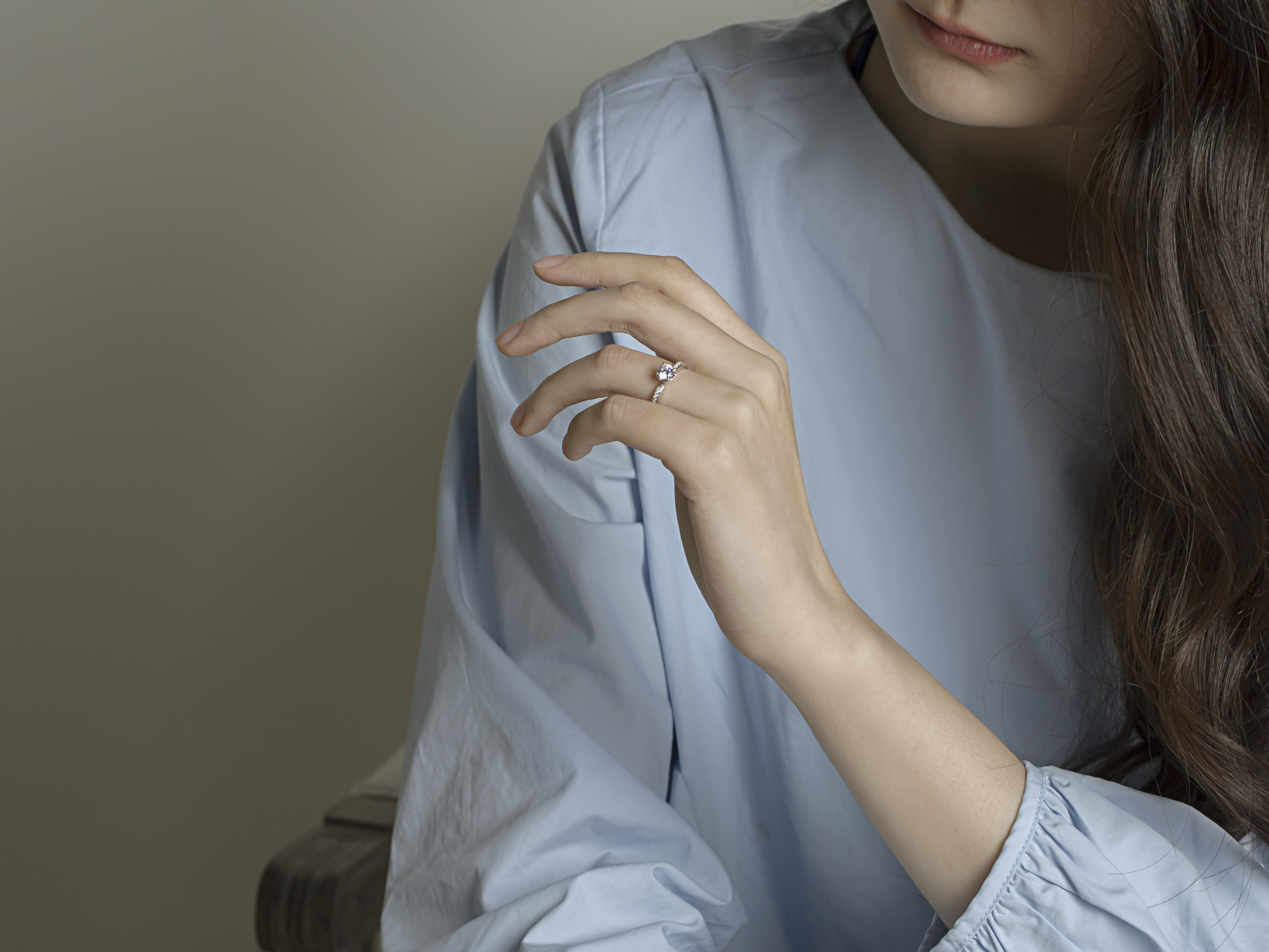 钻戒女正品18K玫瑰金白金真钻石戒指订婚求