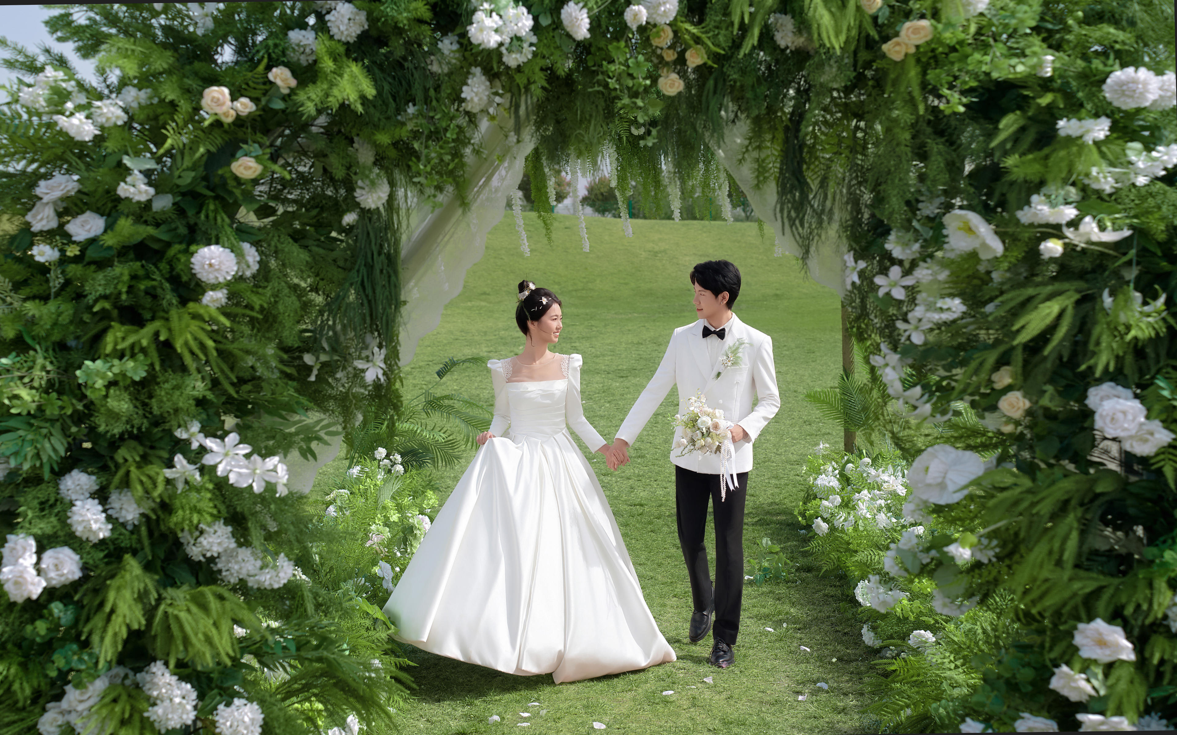 拍了一组秦岭山下的目的地婚礼