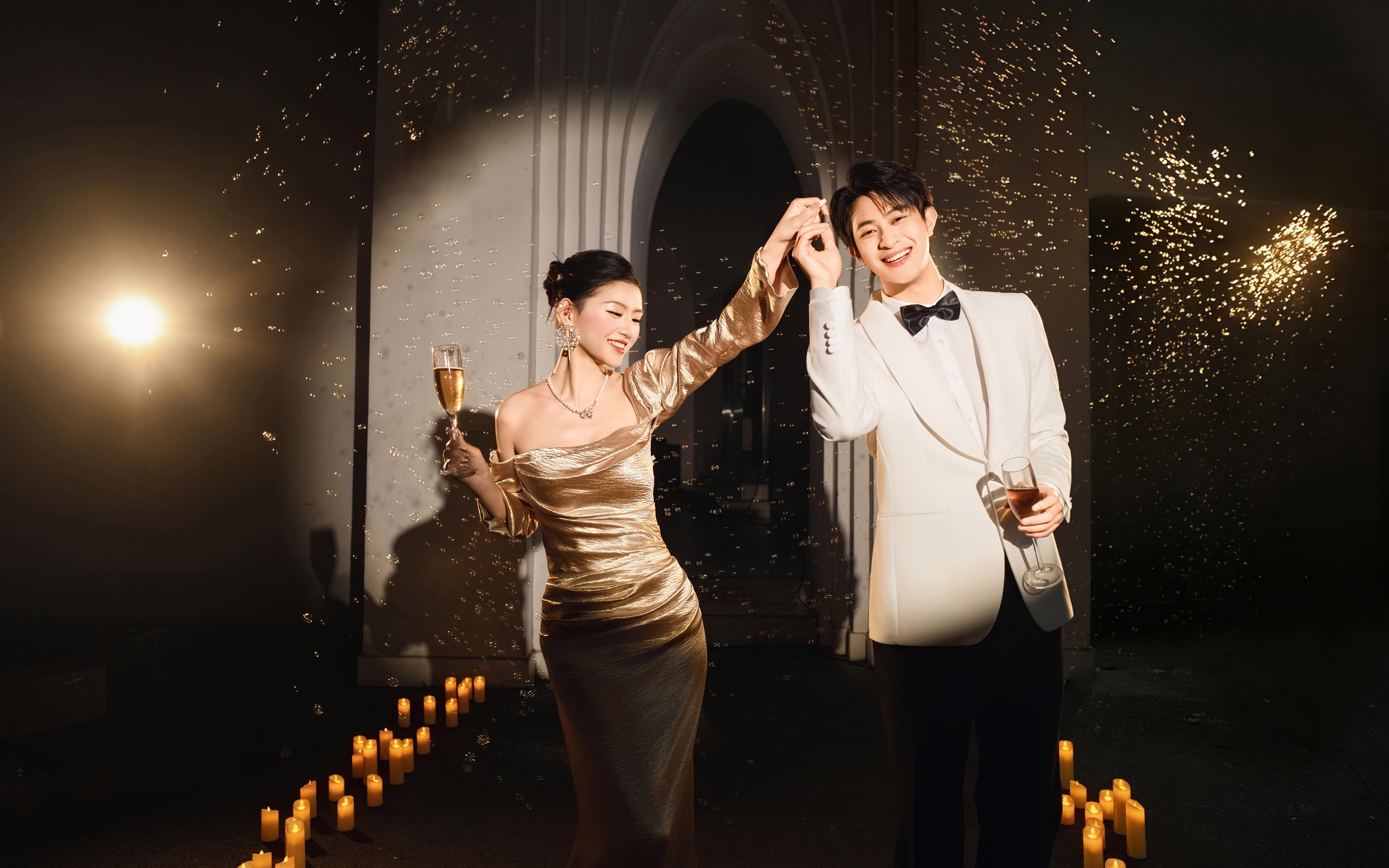 外景 l 被网友种草的夜景教堂婚纱照！氛围感绝了