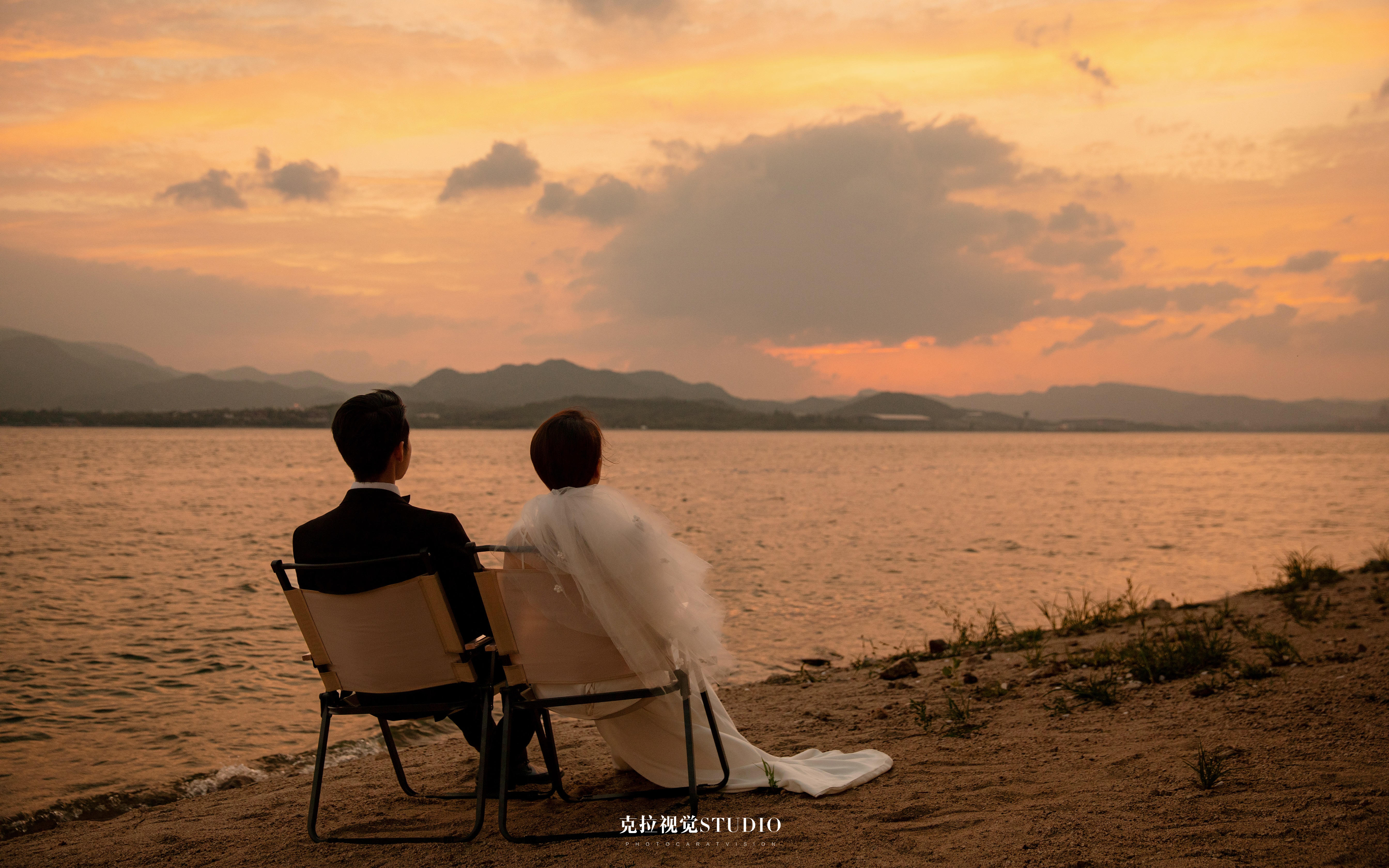 夕阳海景婚纱照,每一帧都是电影画面🎬