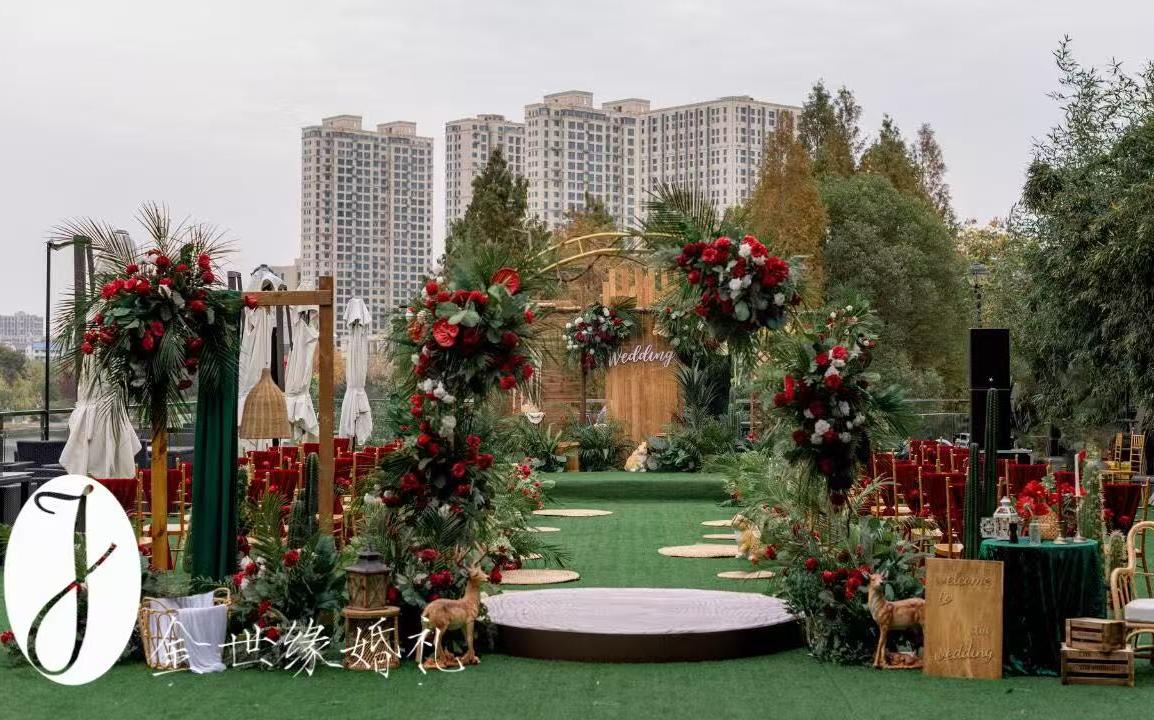 金世缘|原木风户外婚礼，谁能懂这种松弛感