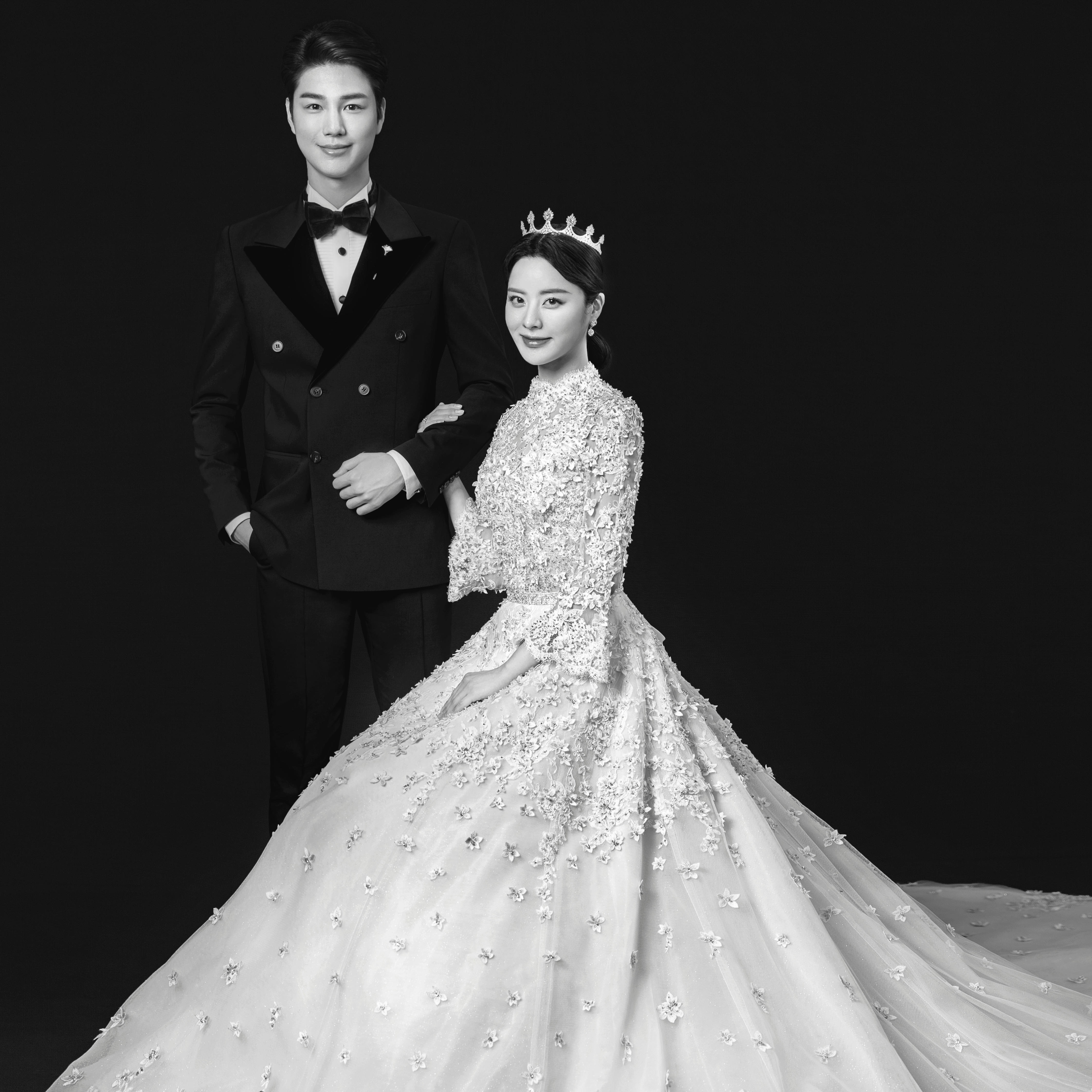 喜堂摄影室内纯色韩式婚纱照-1