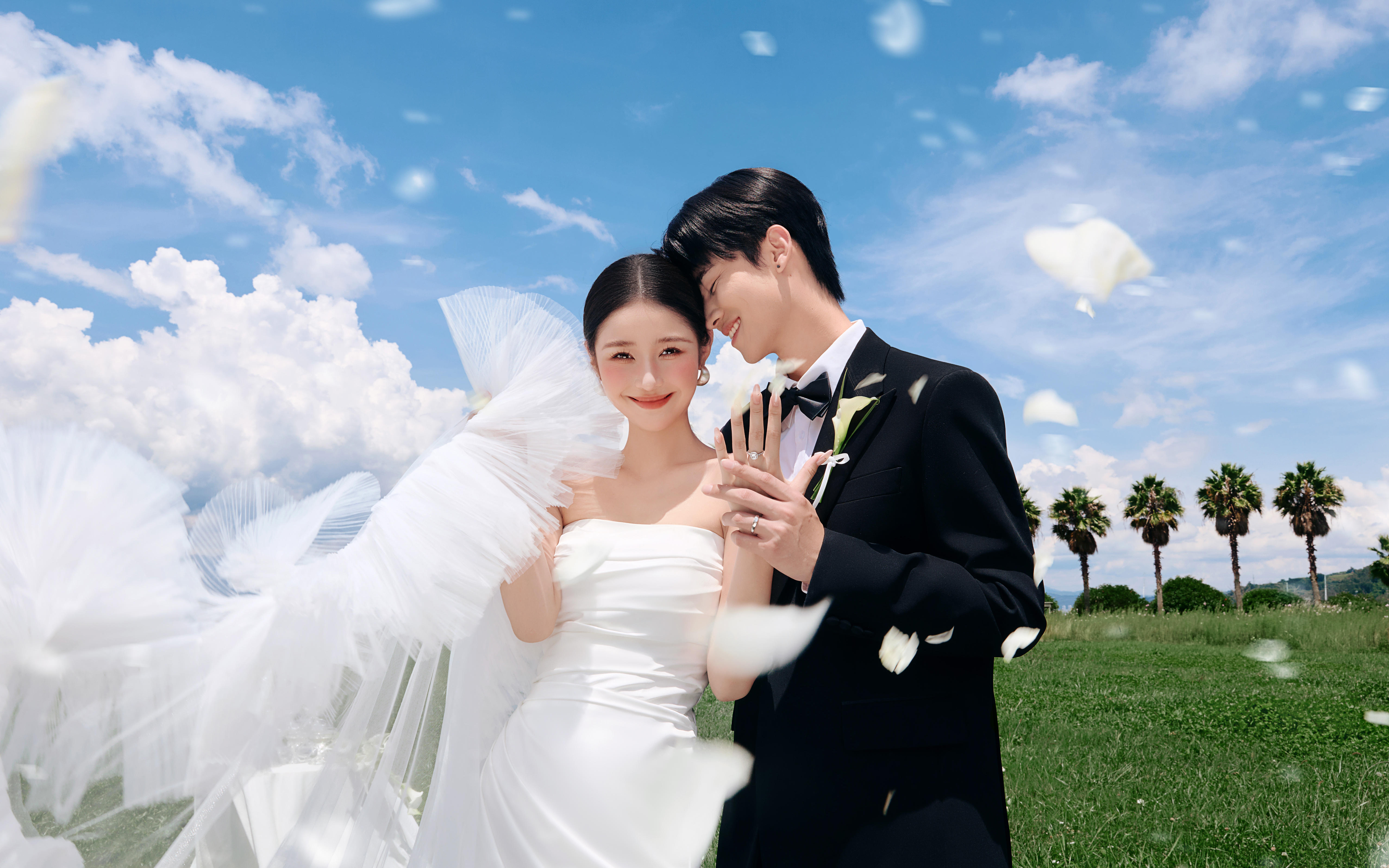 森系草坪婚纱照🍃在绿意中感受鲜活的爱