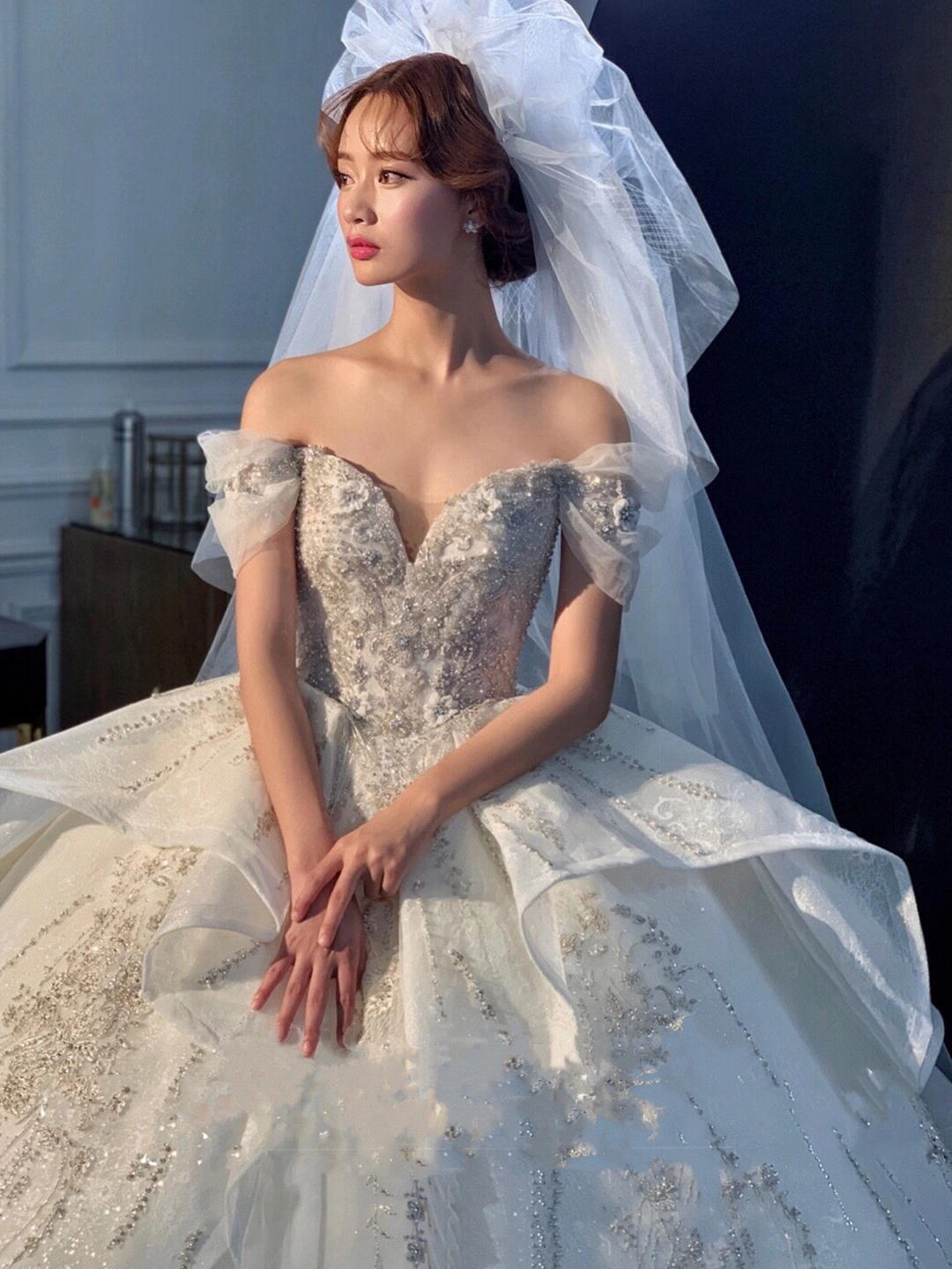 【高定】国际品牌婚纱+高定中式+礼服+总监跟妆