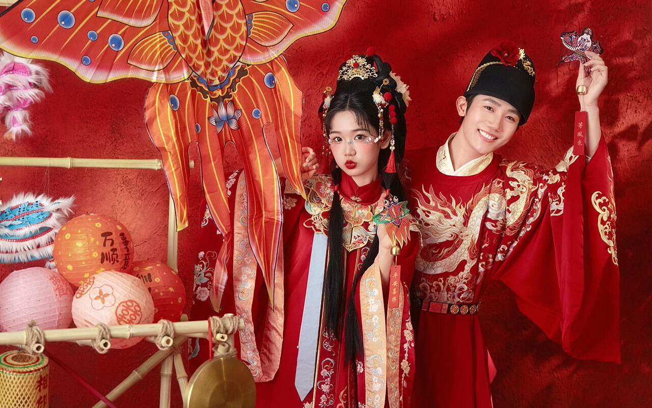 天賜良緣｜俏皮又喜慶的漢服婚紗照