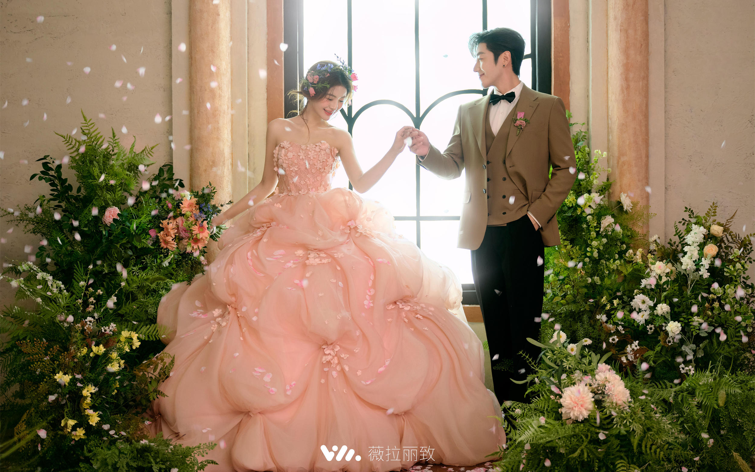 少女心炸裂💕美到冒泡的春日花房公主婚纱照