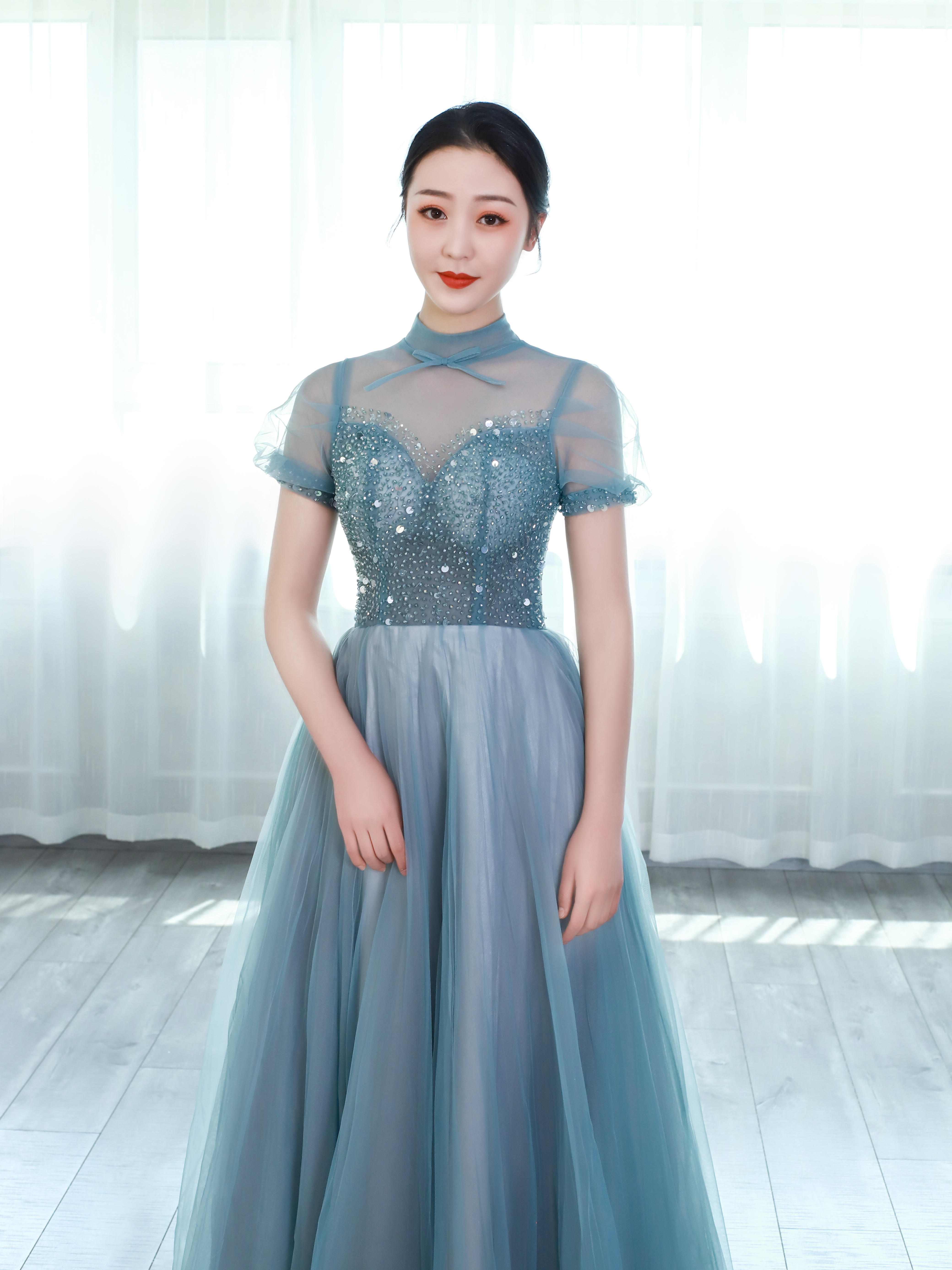 【Wendy•年会超值租赁】礼服加妆面造型