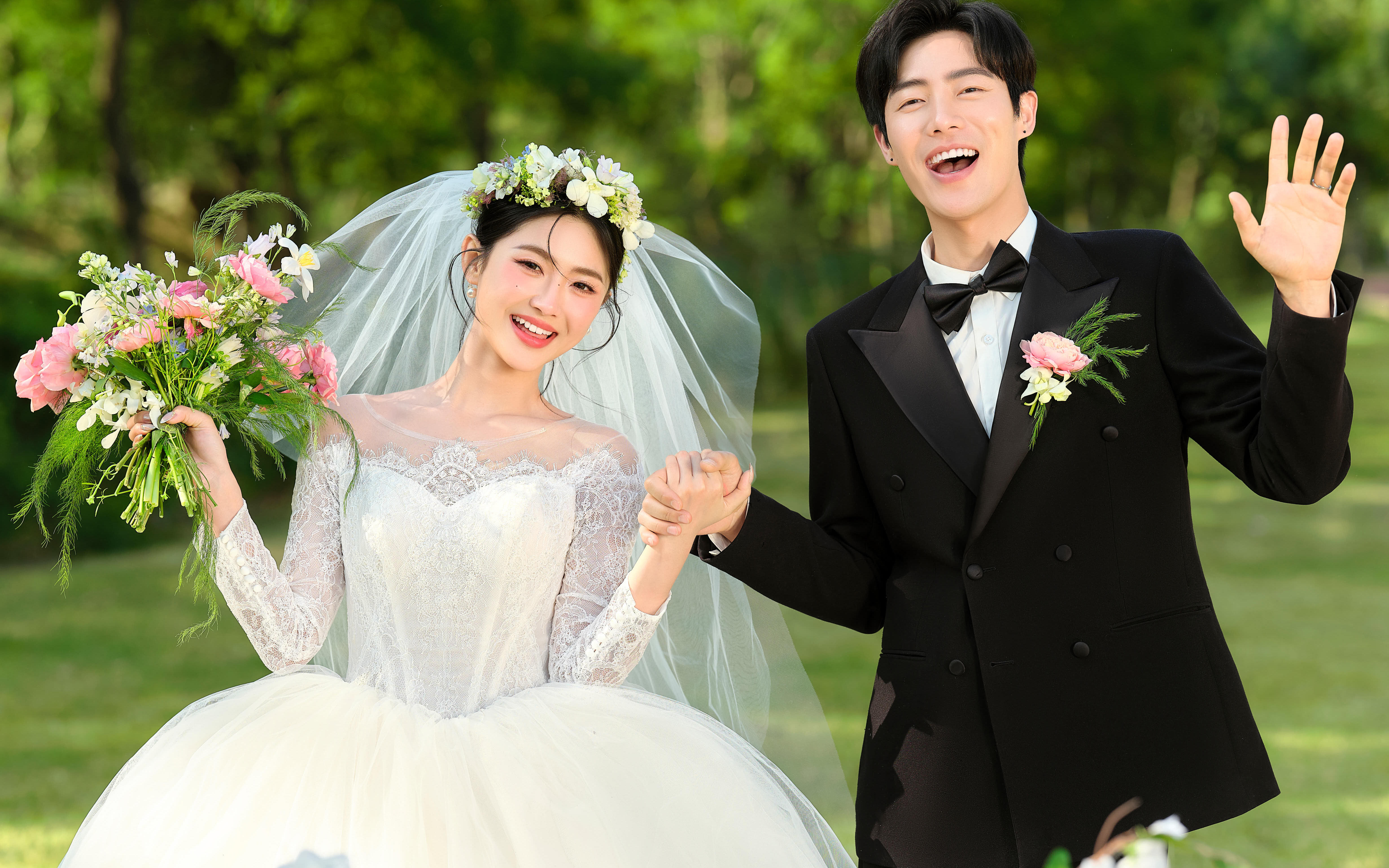 誰拍誰出片??春夏必拍的森系草坪婚紗照??