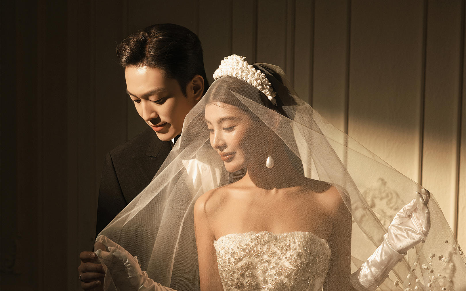 高级光影氛围感婚纱照