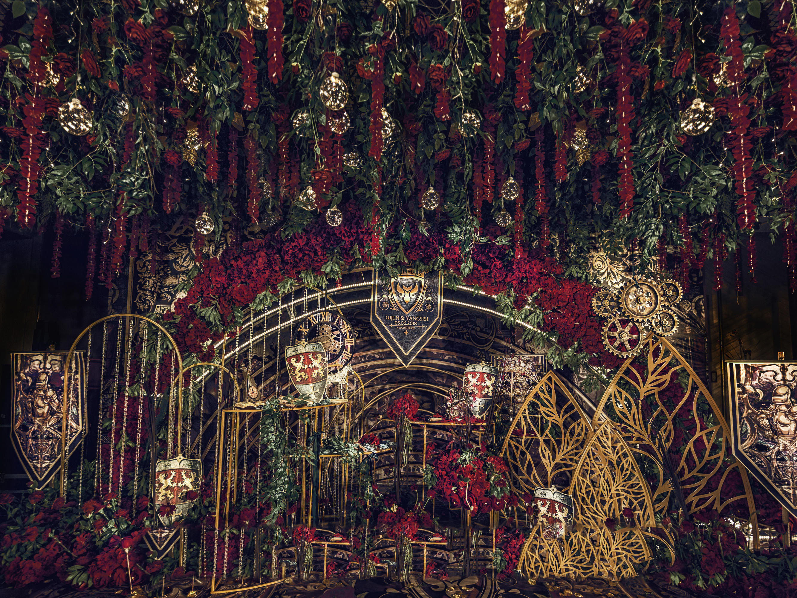 【爱谛尔婚礼】红金欧式复古骑士与玫瑰