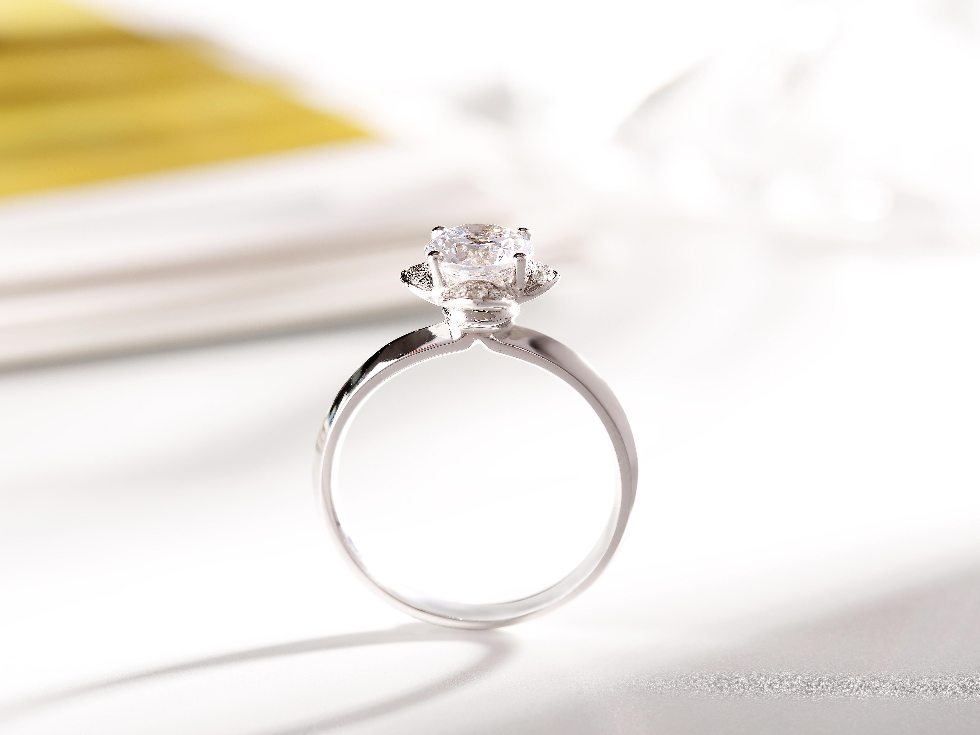  30分50分1克拉钻石戒指正品女花朵彩金钻戒