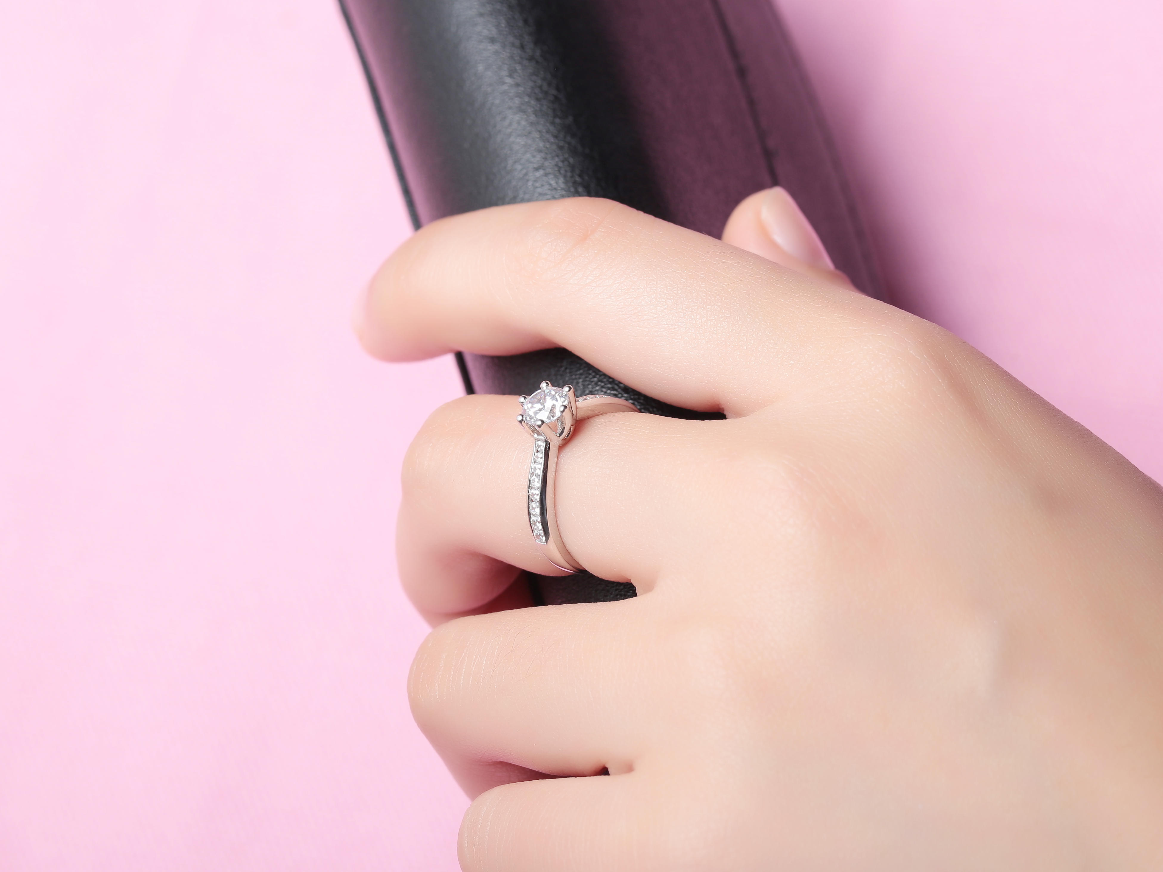 轻奢六爪钻戒 —— 恋人絮语