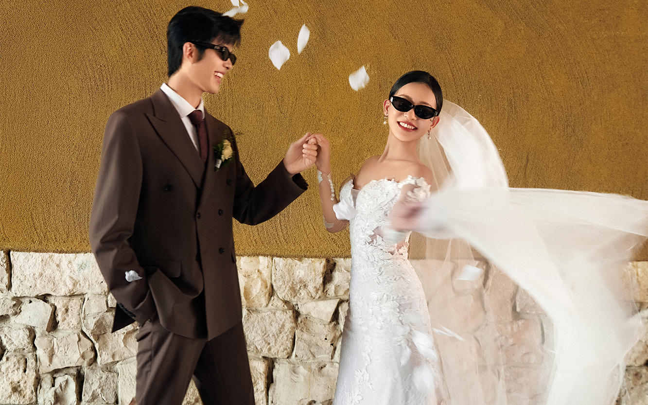 救命！这组纪实感婚纱照把「浪漫」玩明白了