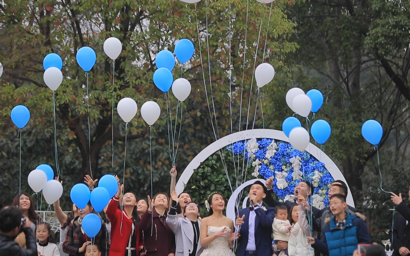 雨后与你邂逅一场草坪婚礼