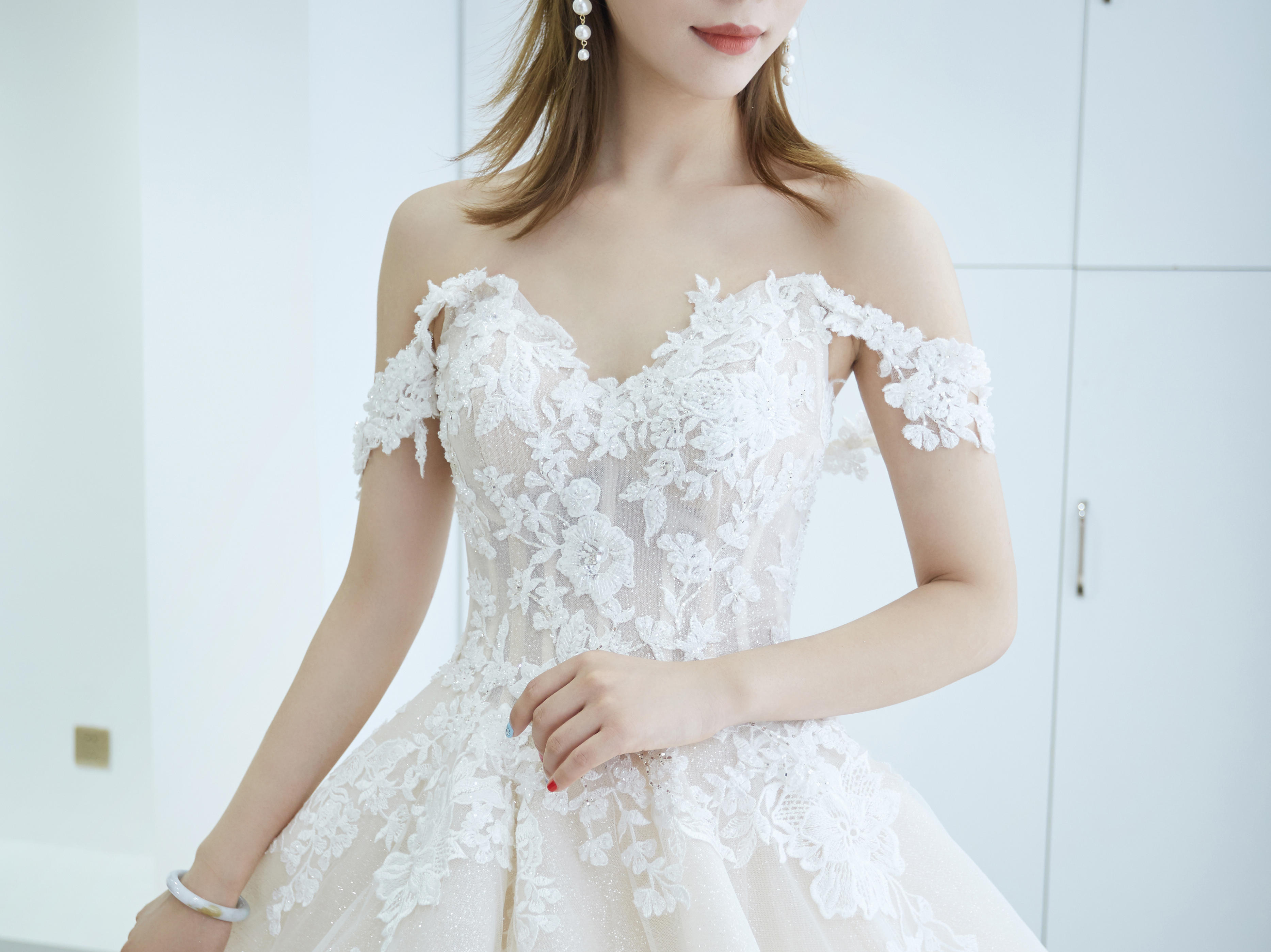 【一价全包套餐】新娘服三套，新郎西服，伴娘服