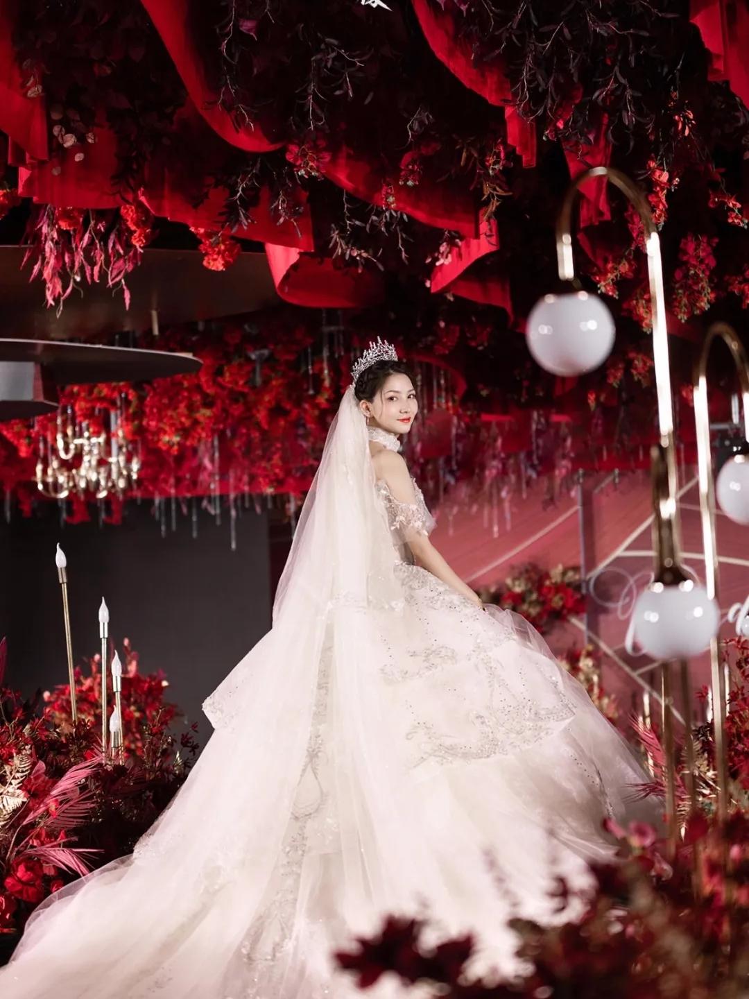 2021新款气质高端拖尾婚纱