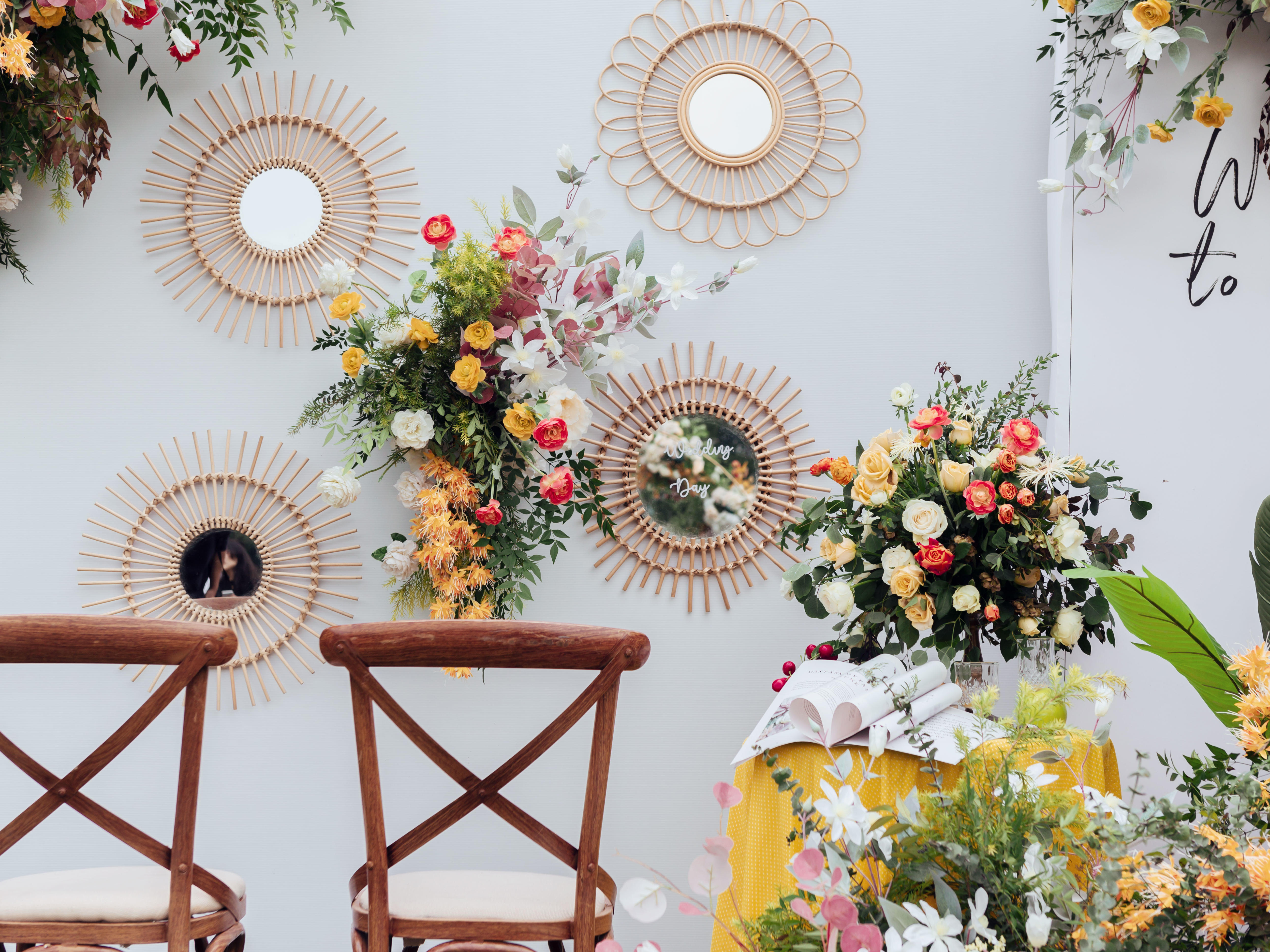 轻奢唯美户外婚礼鲜花+仿真花+四大金刚+西服抵用