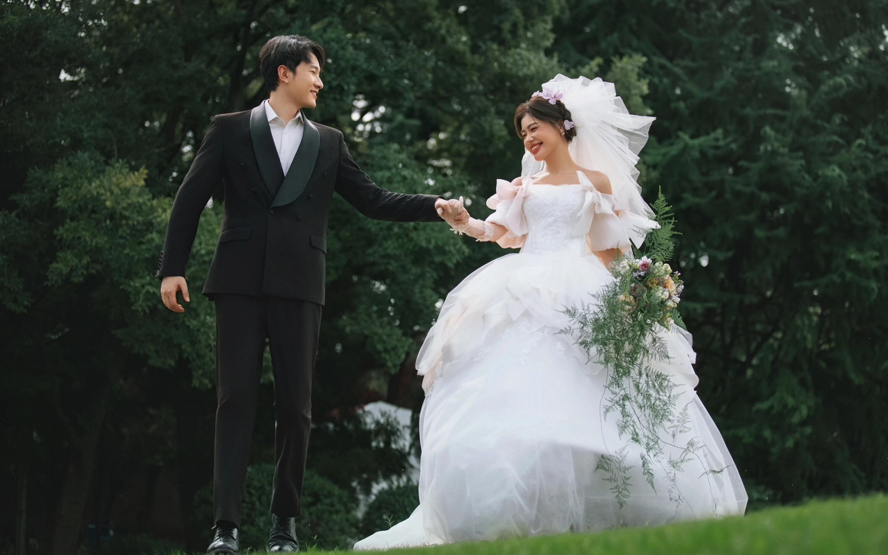 草坪系列客片欣賞！重慶婚紗照推薦商家