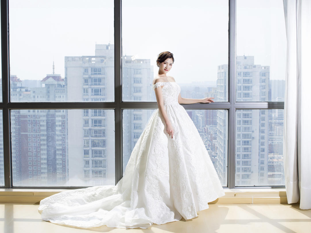 【缔尔】春季新款清新一字肩拖尾