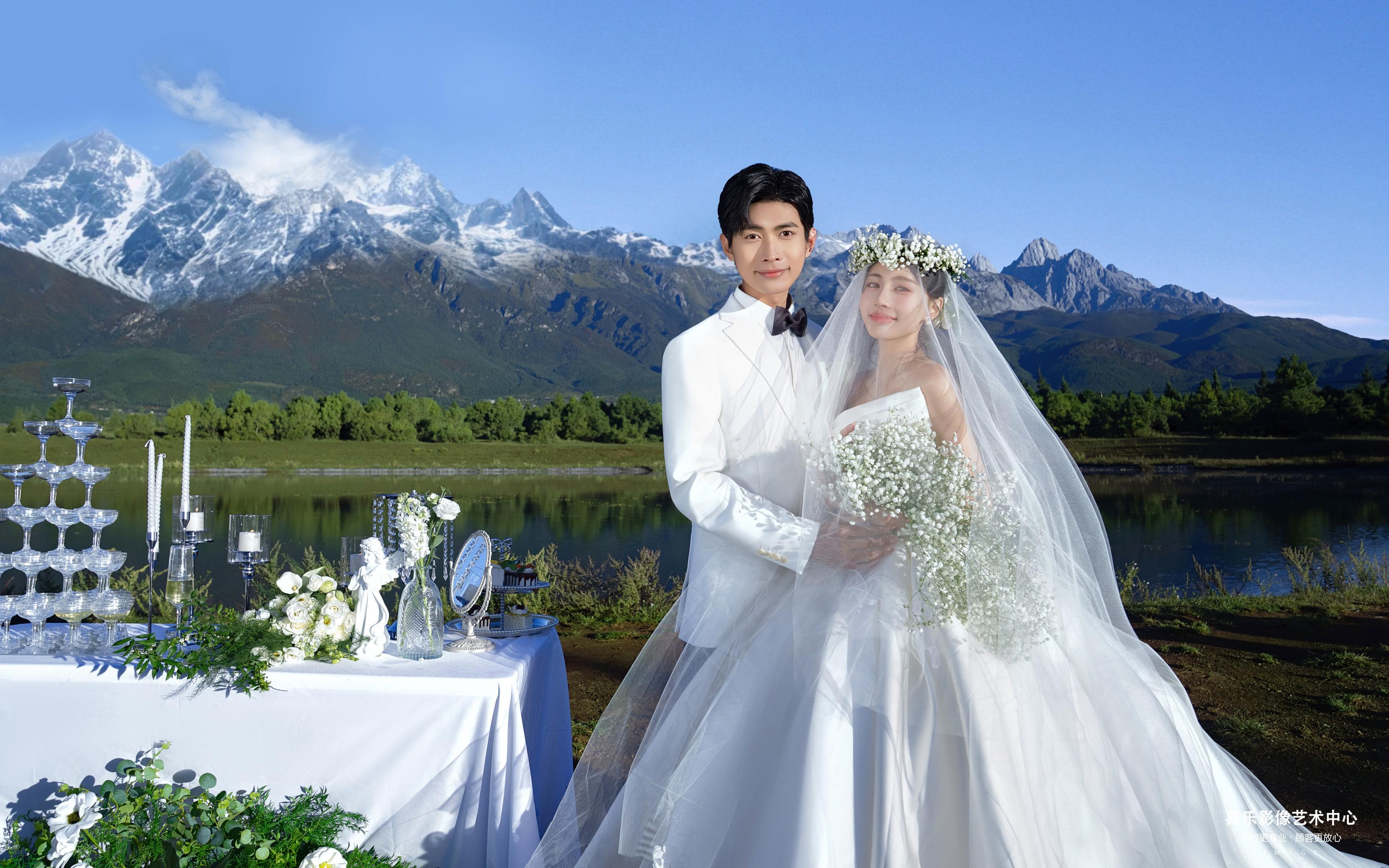 雪山湖畔旁，白纱满天星的仙系轻甜婚照