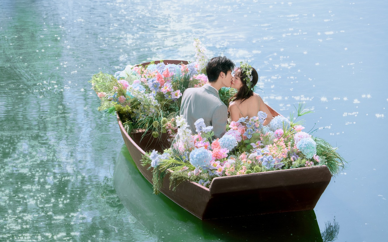 邂逅一场莫奈笔下的油画梦境 | 森系婚纱照